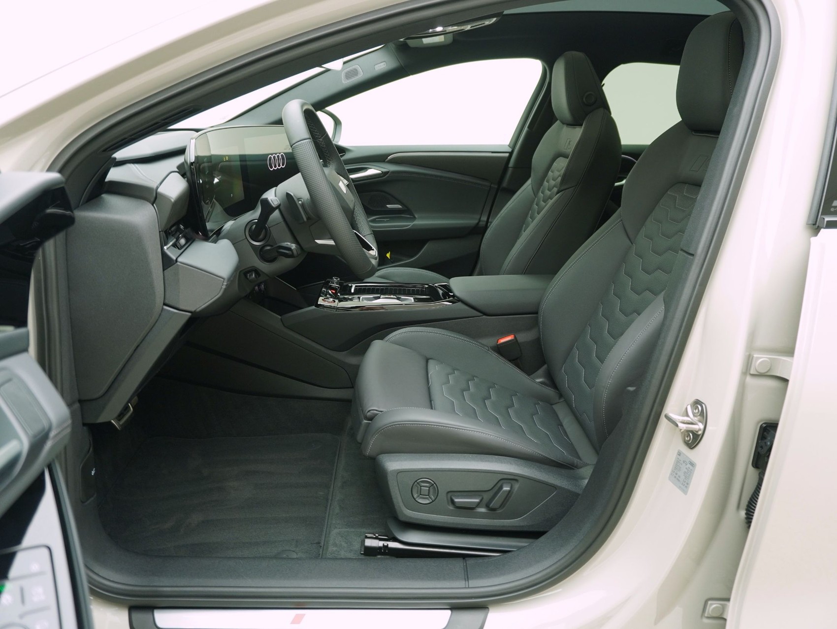 AUDI S6 e-tron Avant quattro **Audi Werksgarantie bis 10/2030**-image-12
