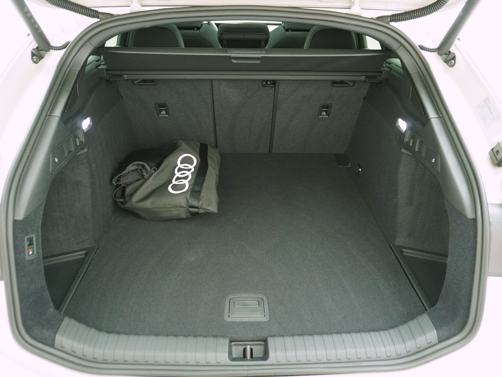 AUDI S6 e-tron Avant quattro **Audi Werksgarantie bis 10/2030**-image-19