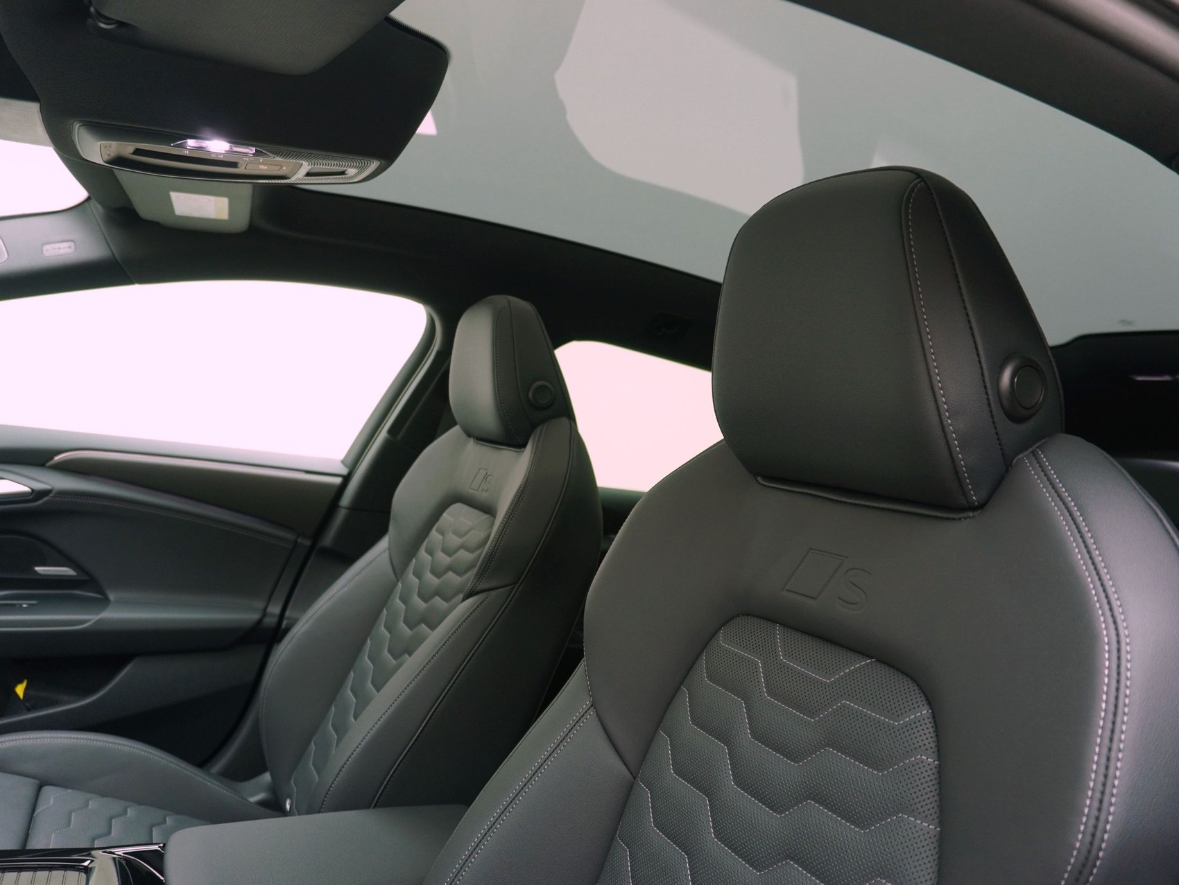 AUDI S6 e-tron Avant quattro **Audi Werksgarantie bis 10/2030**-image-13