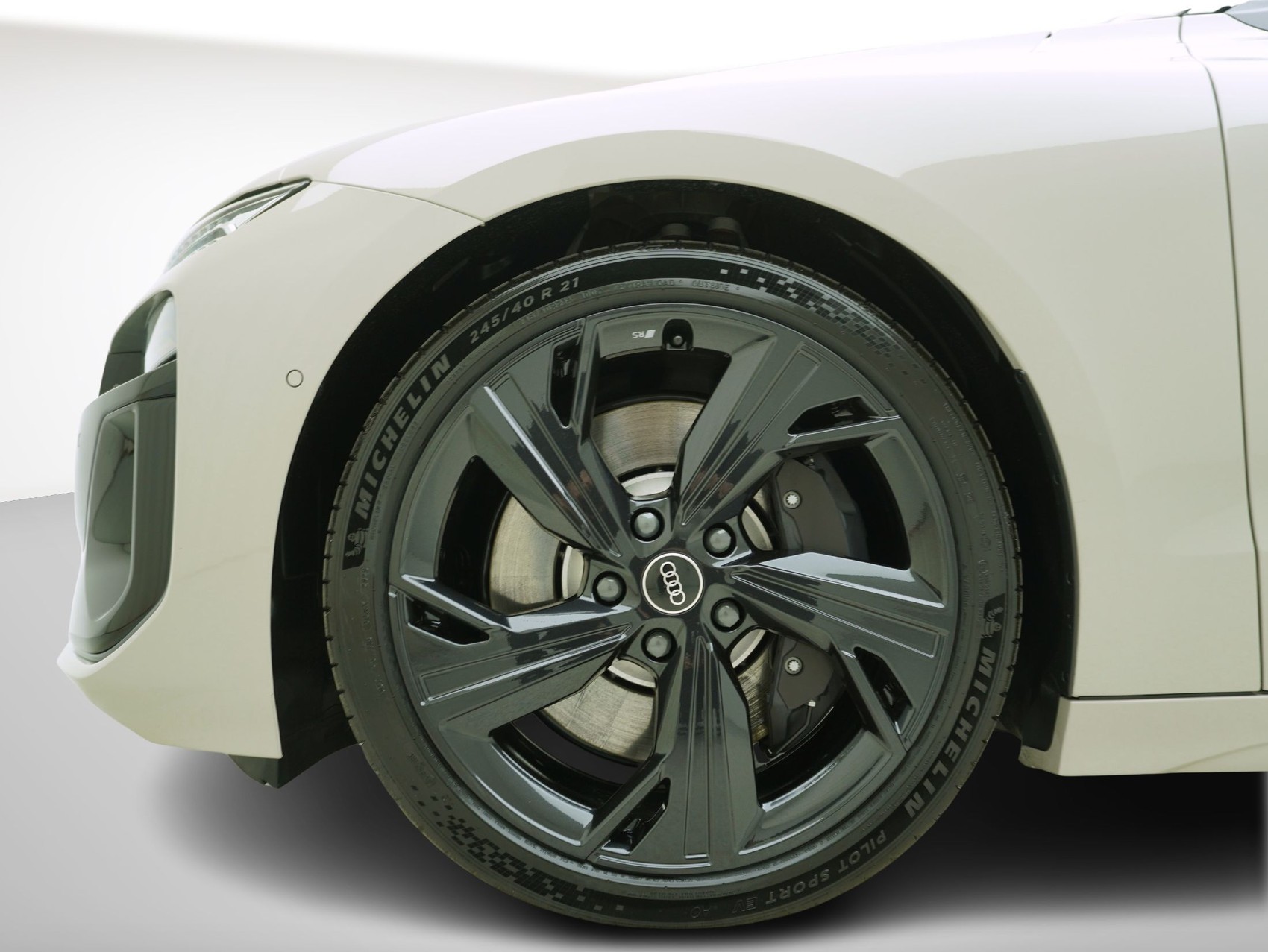 AUDI S6 e-tron Avant quattro **Audi Werksgarantie bis 10/2030**-image-9