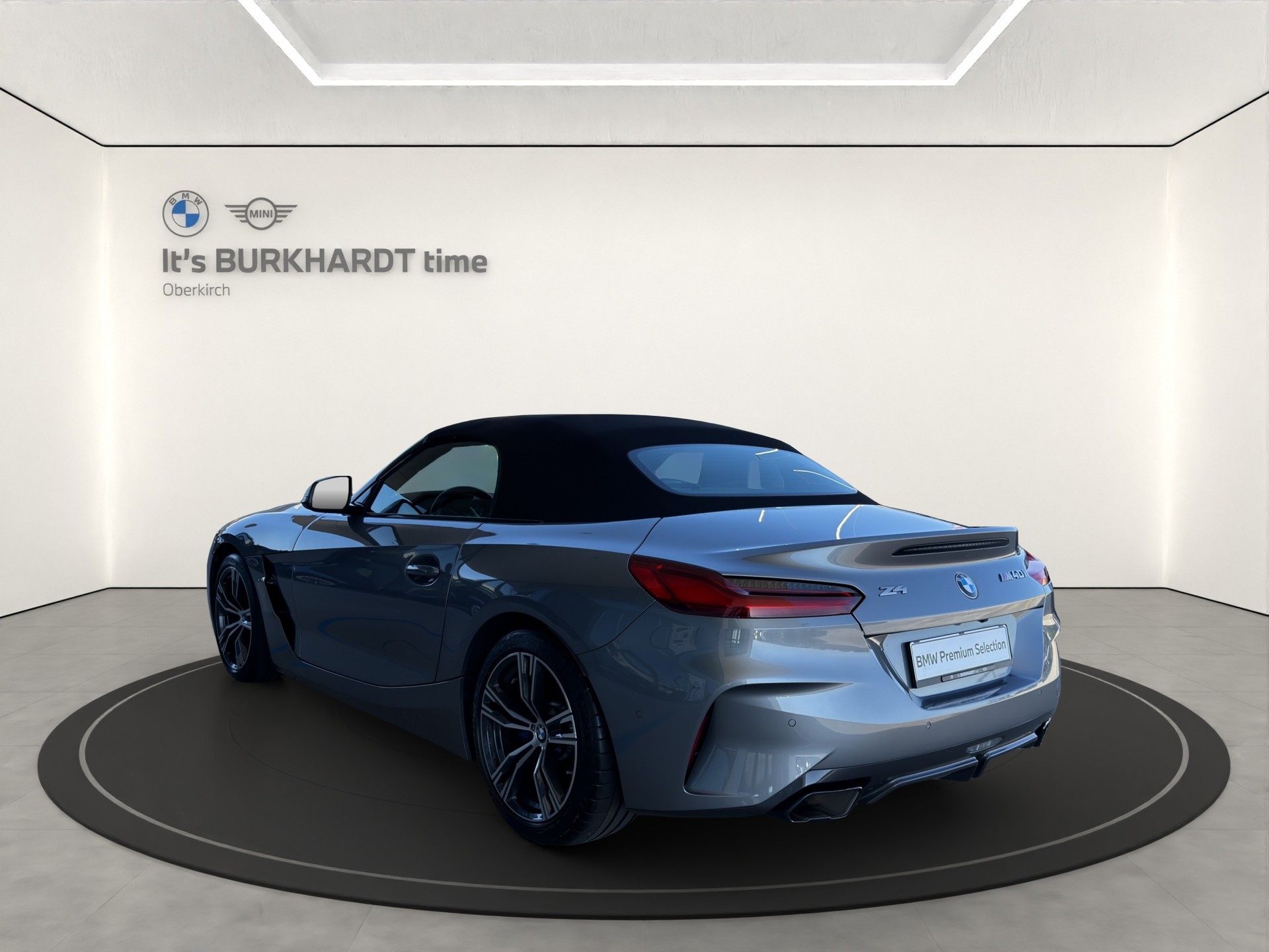 BMW Z4 M40i-showroom-element-2