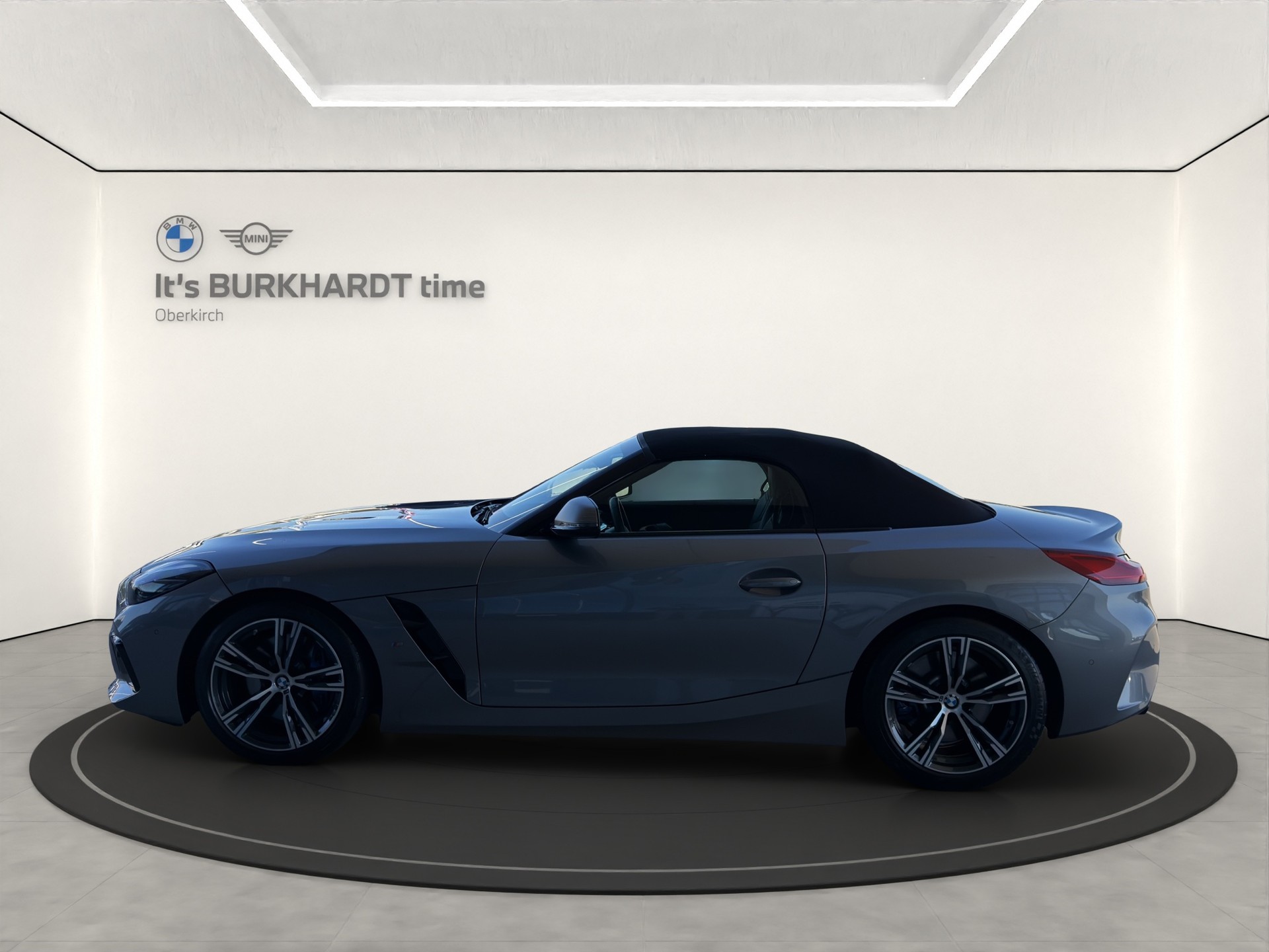 BMW Z4 M40i-showroom-element-1