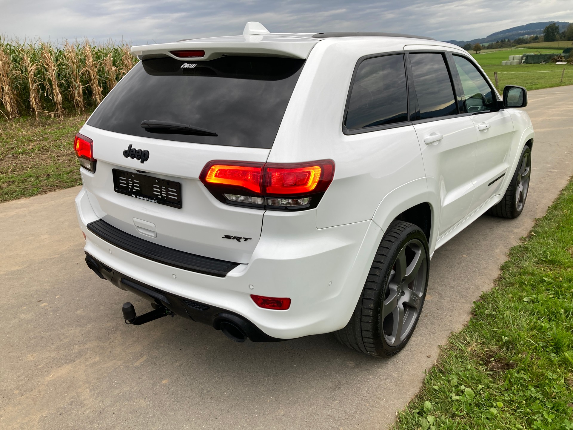 JEEP Grand Cherokee 6.4 V8 HEMI SRT8 Automatic mit Anhängerkupplung-showroom-element-2