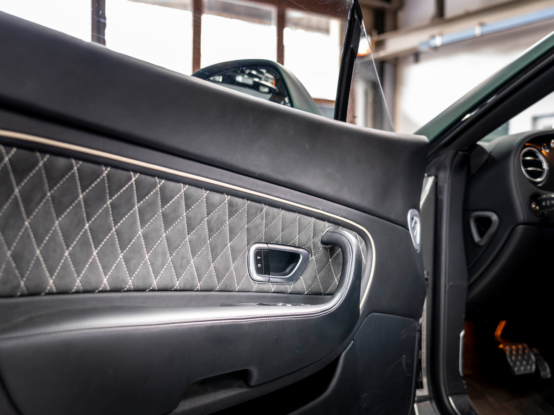 BENTLEY Continental Supersports Convertible 6.0-image-15