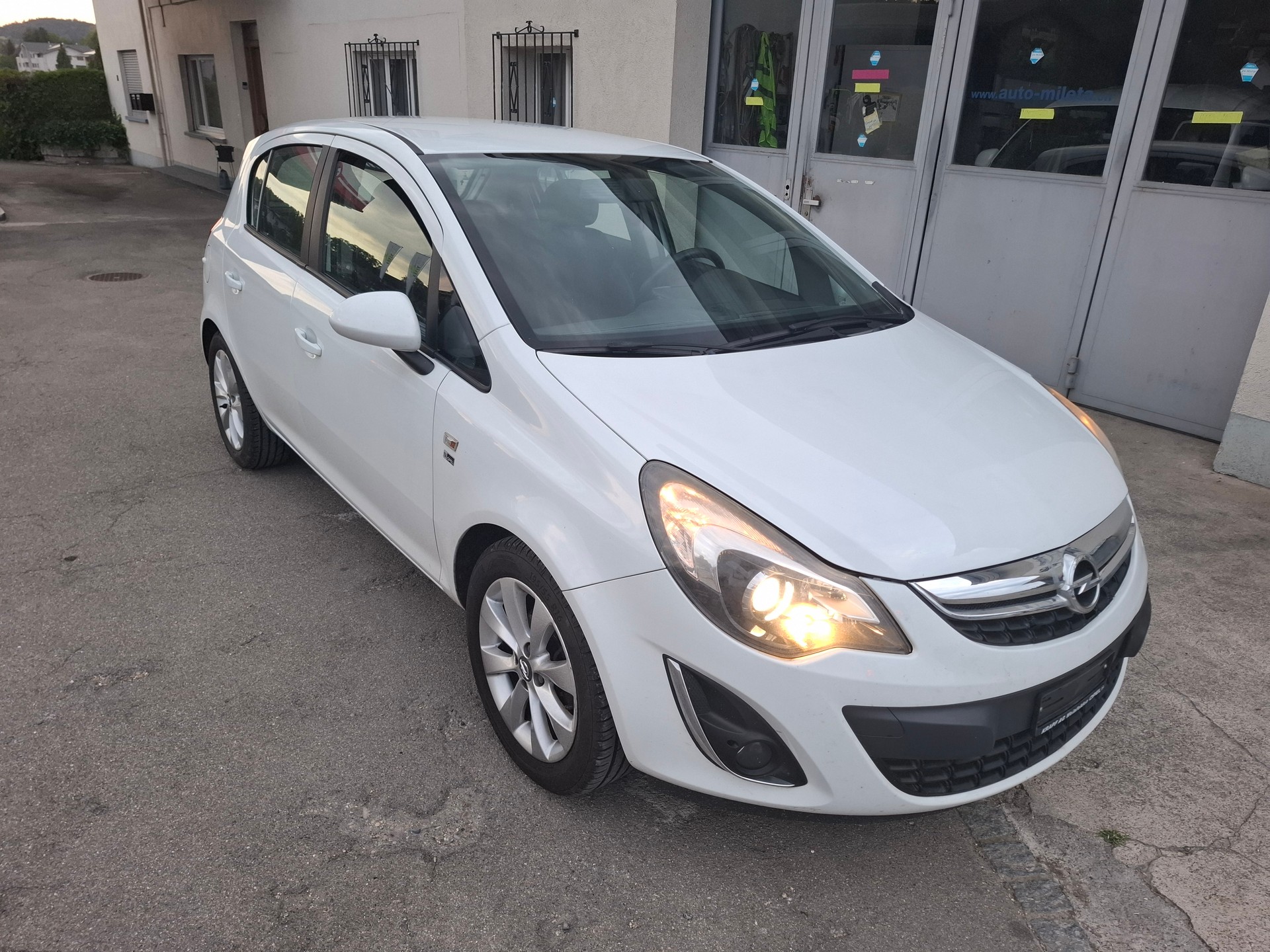 OPEL Corsa 1.4 TP Enjoy-image-1