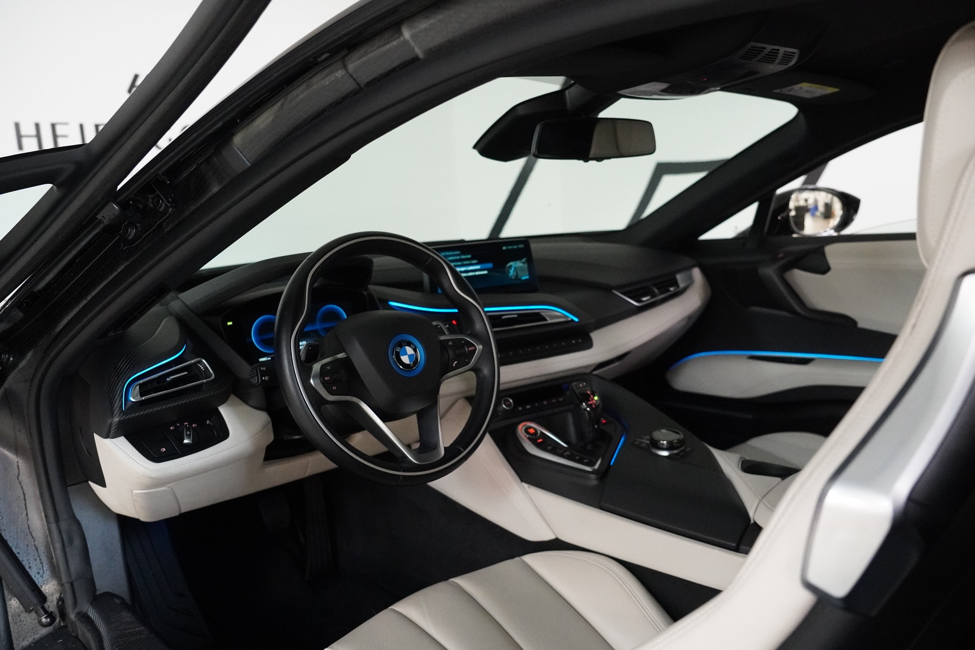 BMW i8 Coupé-image-22