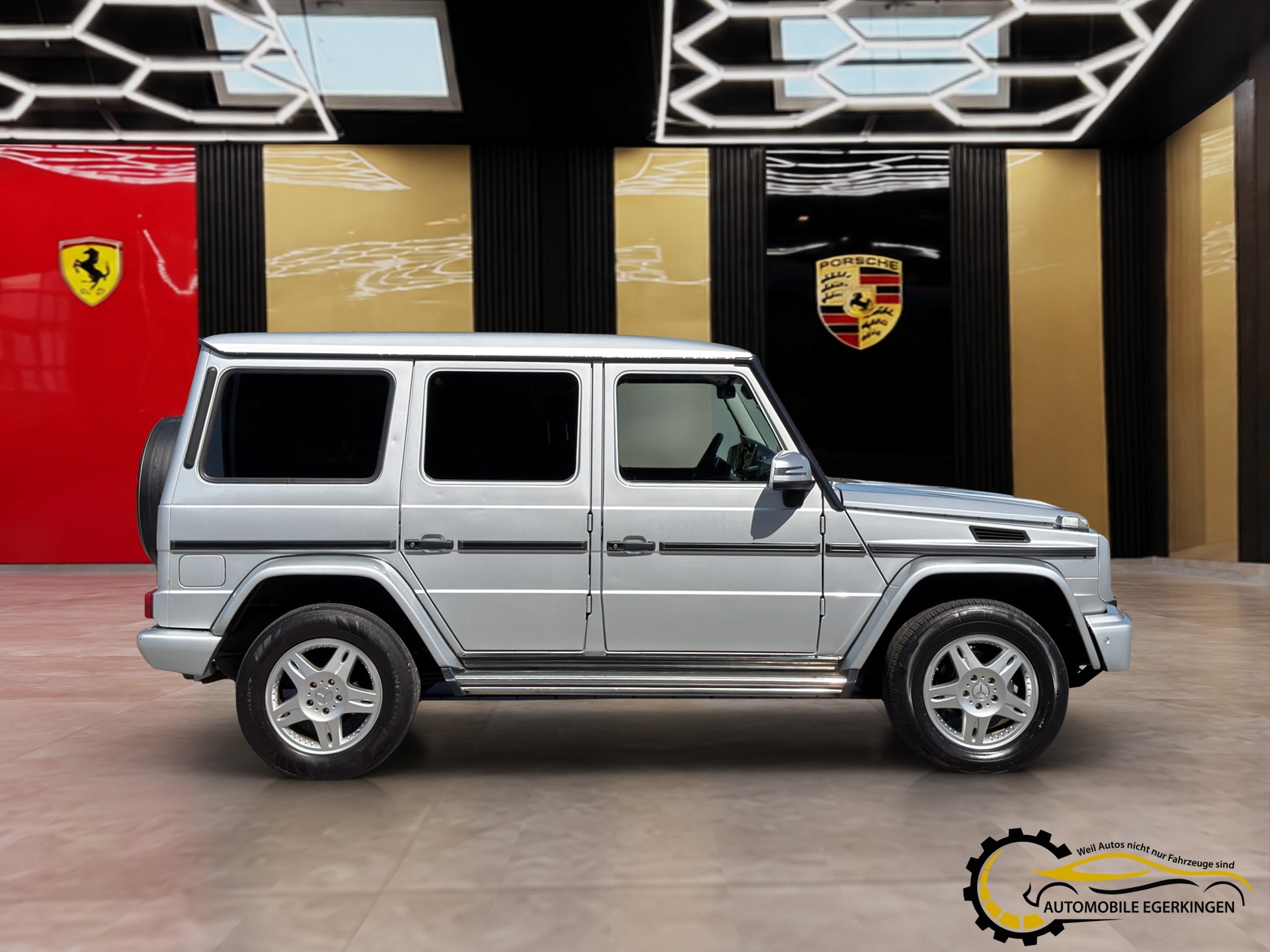 MERCEDES-BENZ G 350 d 7G-Tronic-showroom-element-3