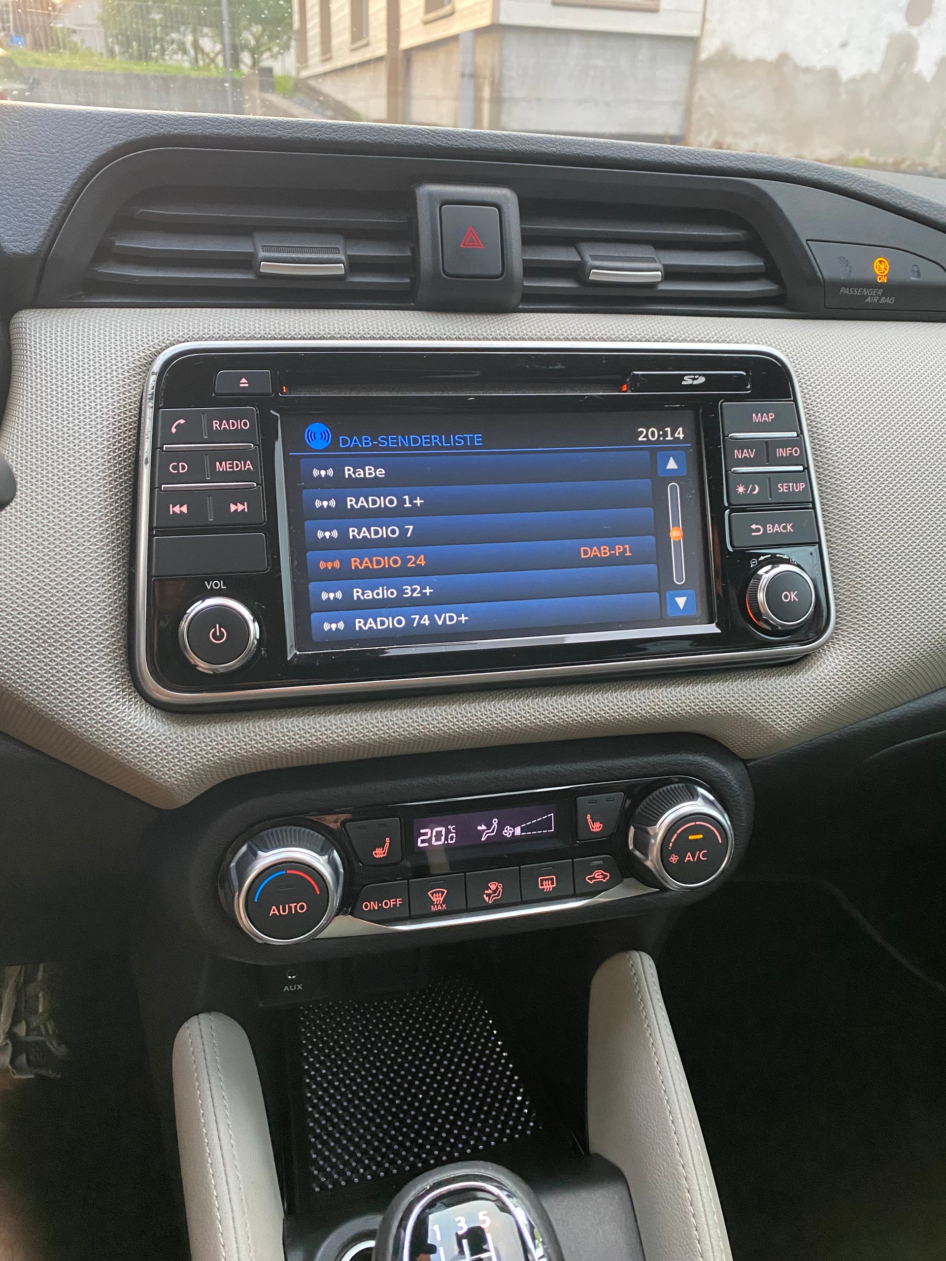 NISSAN 0.9 IG-T N-Connecta-image-18
