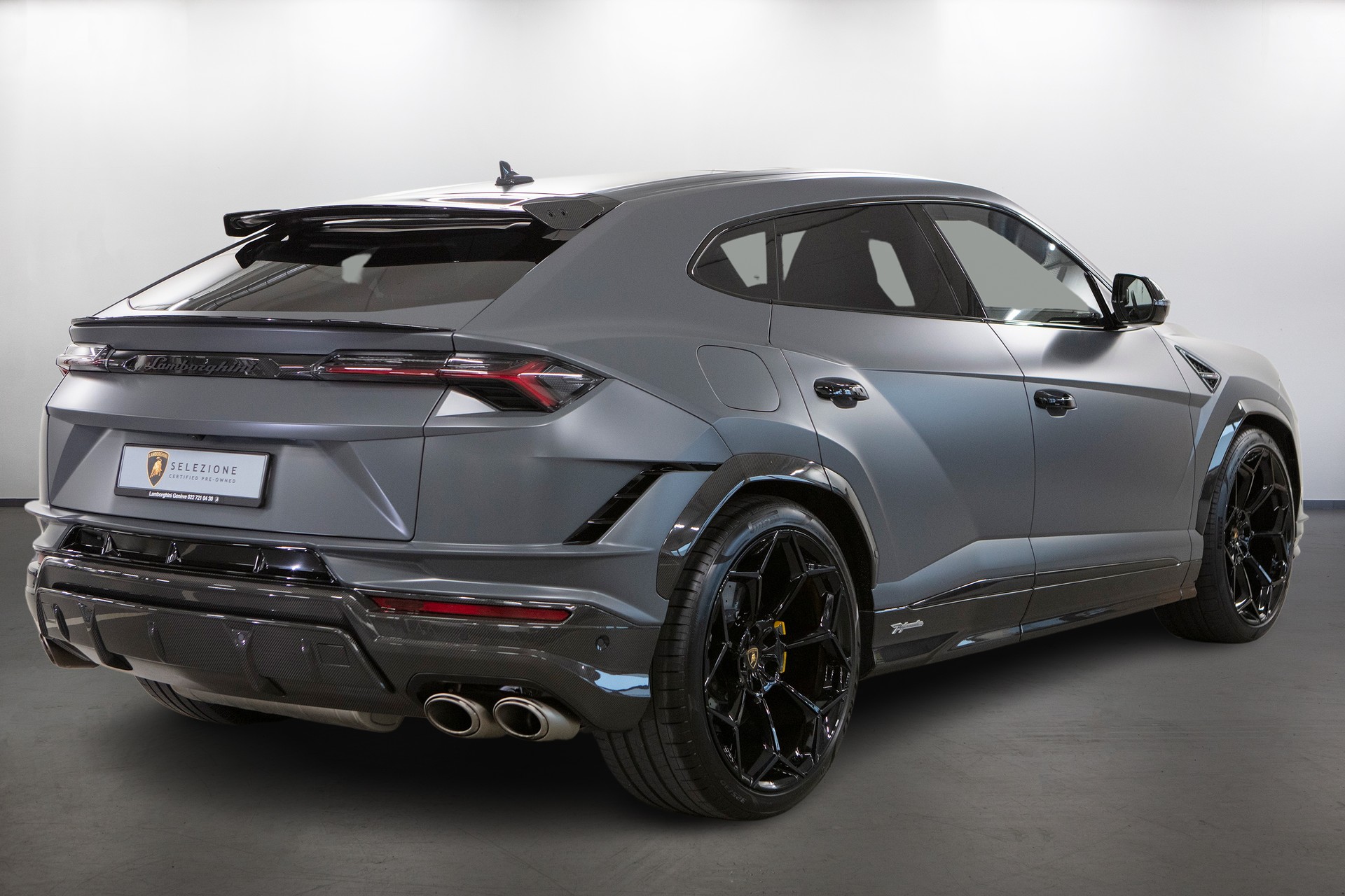 LAMBORGHINI Urus Performante-showroom-element-2