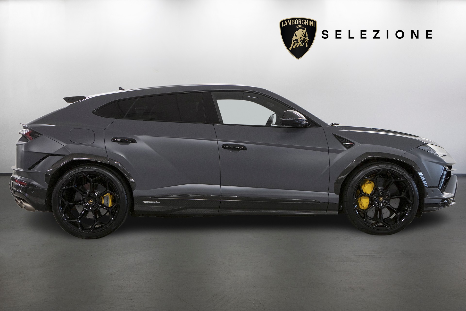 LAMBORGHINI Urus Performante-showroom-element-1