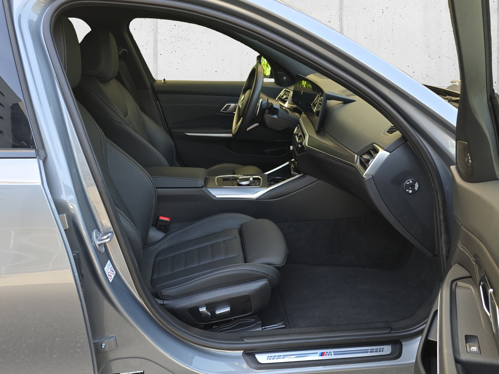 BMW 330e xDr Tour M Sport-image-10