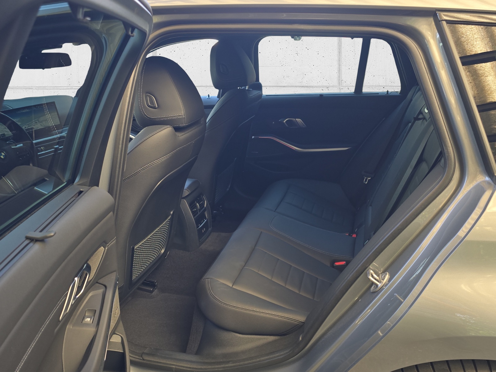 BMW 330e xDr Tour M Sport-image-18