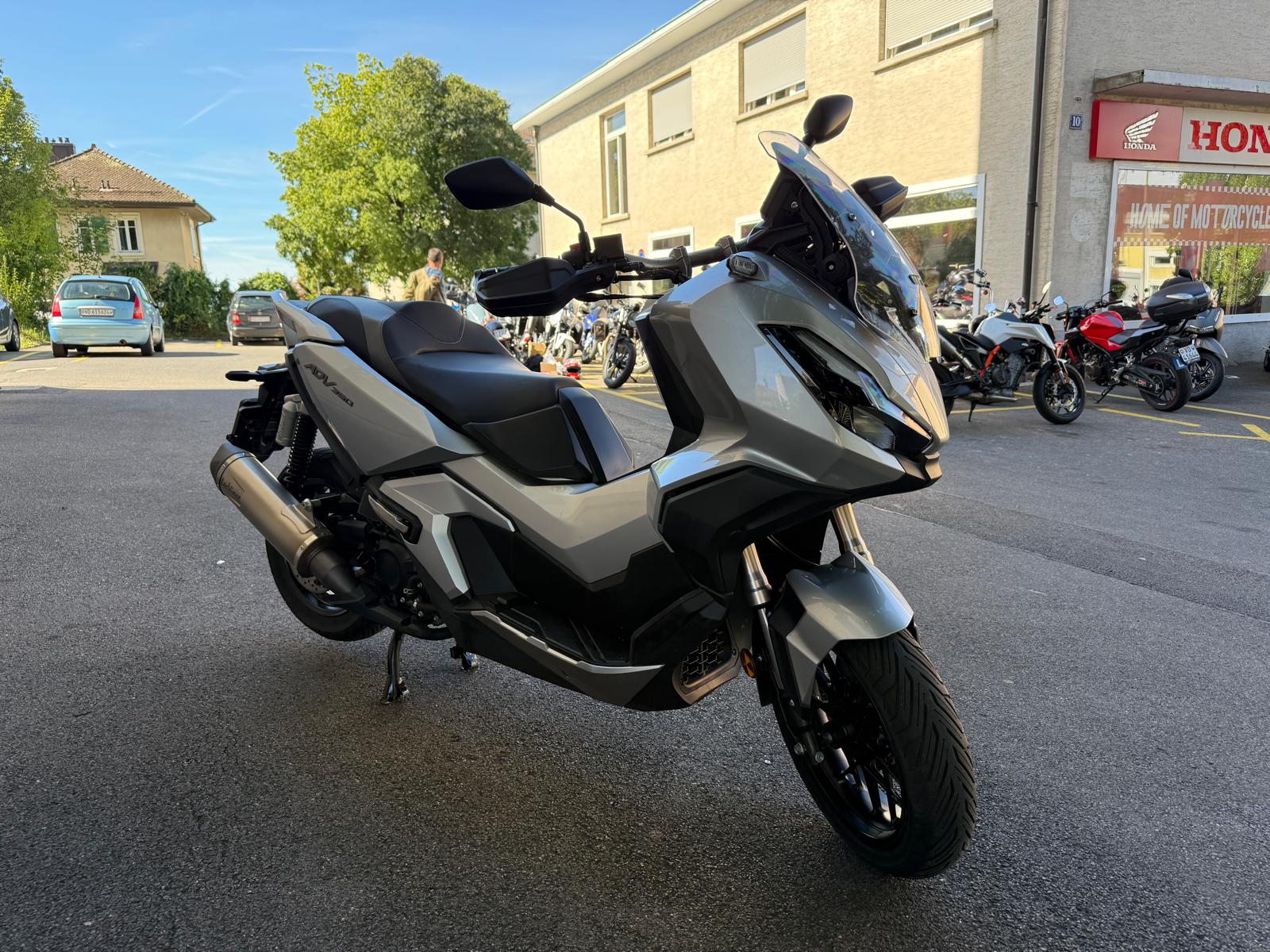 HONDA ADV 350-image-1