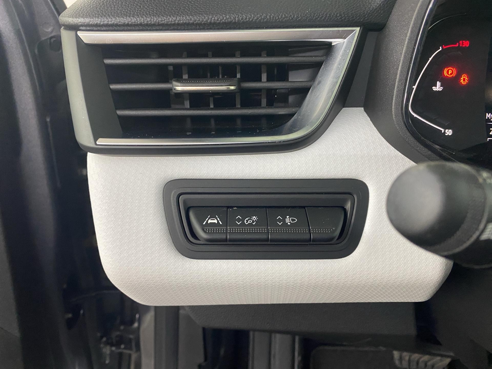 RENAULT Clio 1.0 Techno CVT-image-20