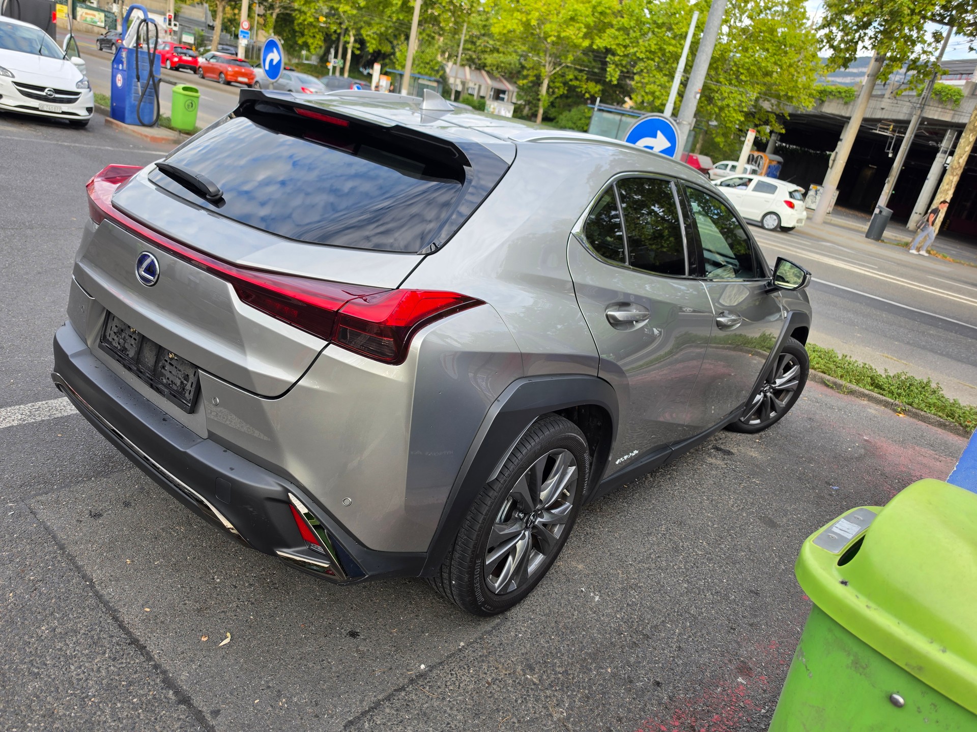 LEXUS 250h F-Sport-image-1