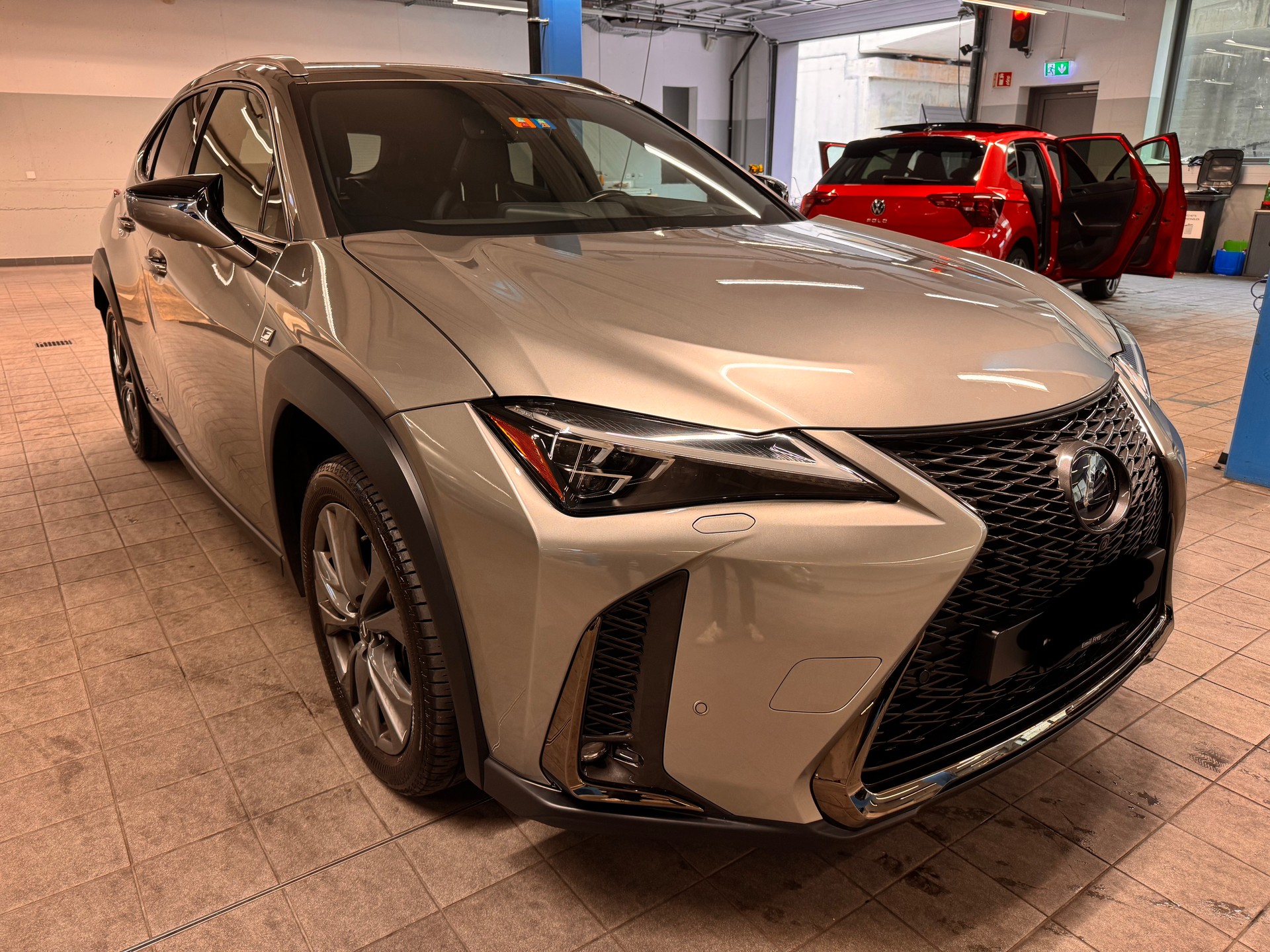 LEXUS 250h F-Sport-image-3