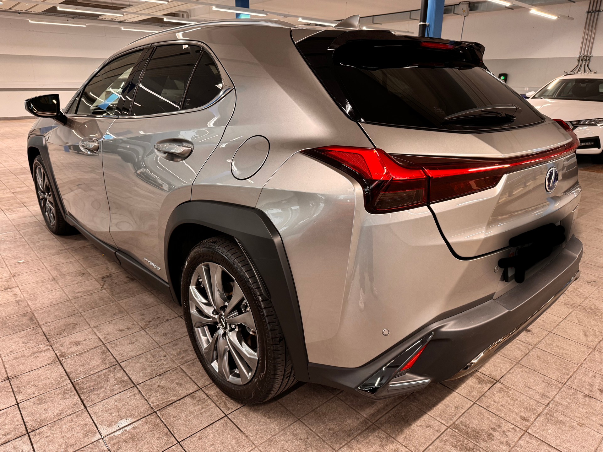 LEXUS 250h F-Sport-image-1