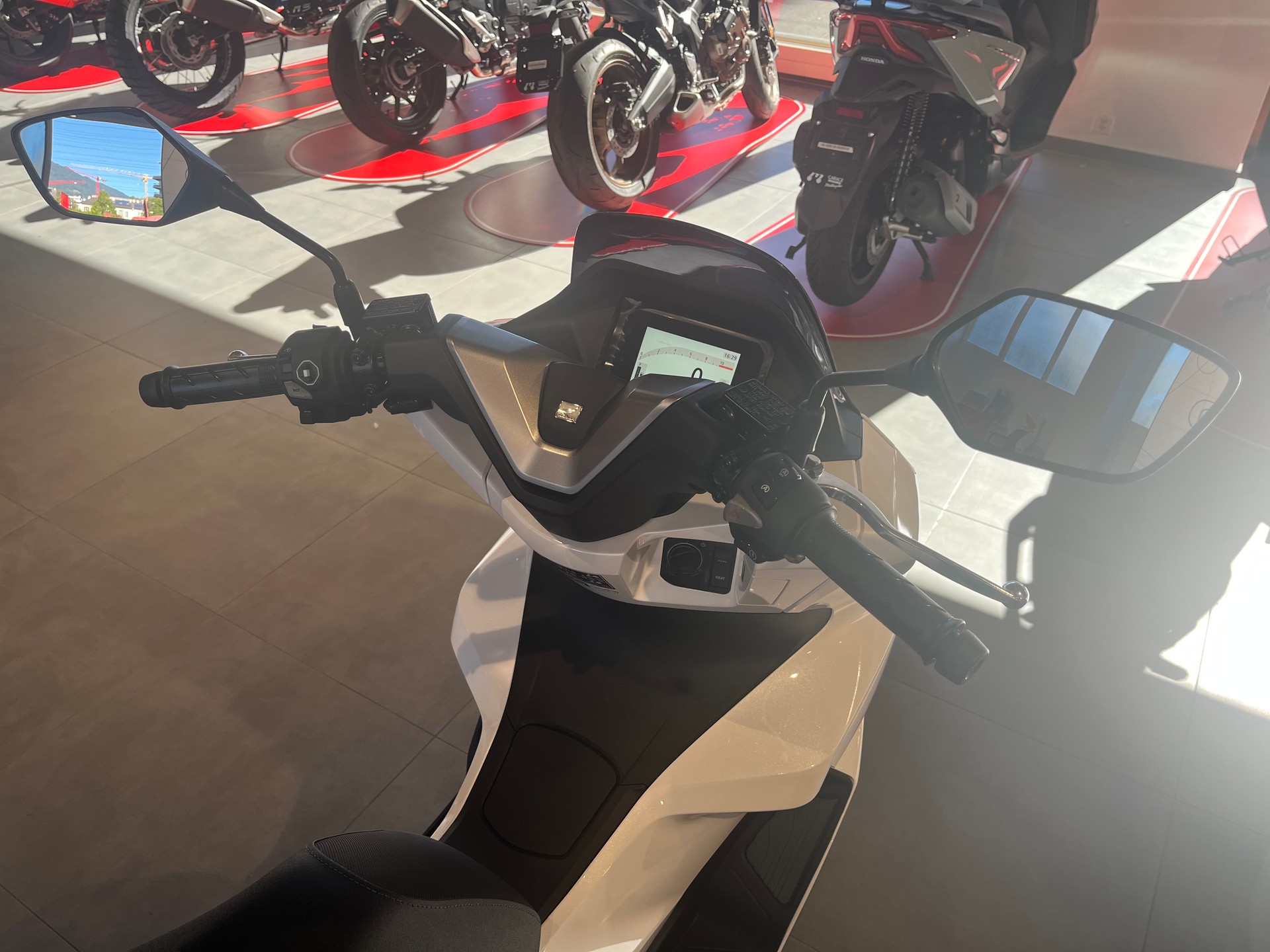 HONDA PCX 125 DX TFT. connectivity-image-7