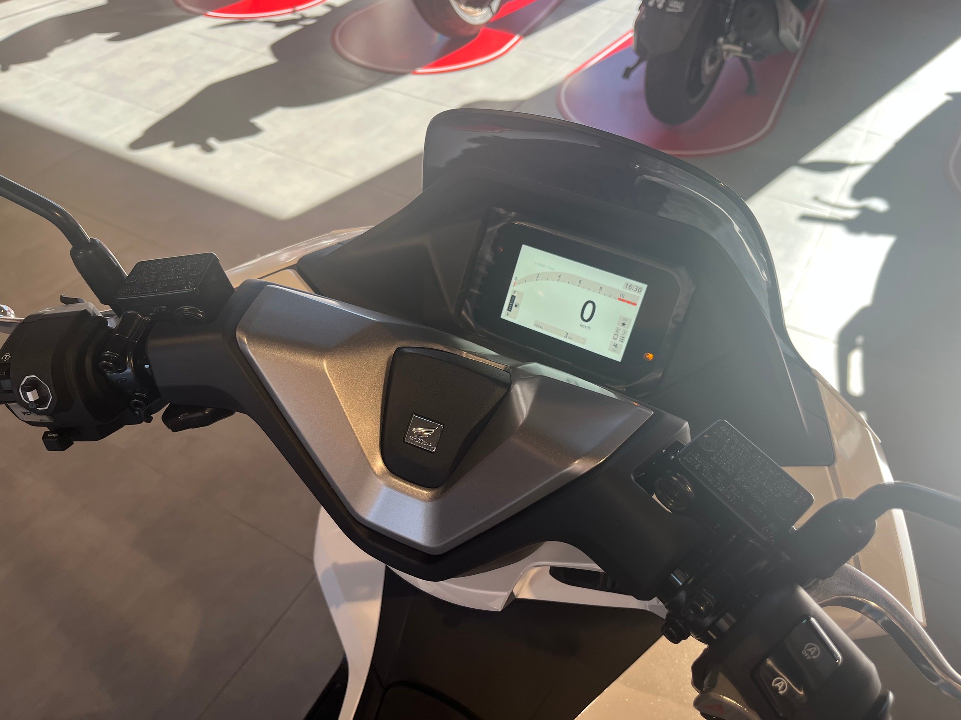 HONDA PCX 125 DX TFT. connectivity-image-8