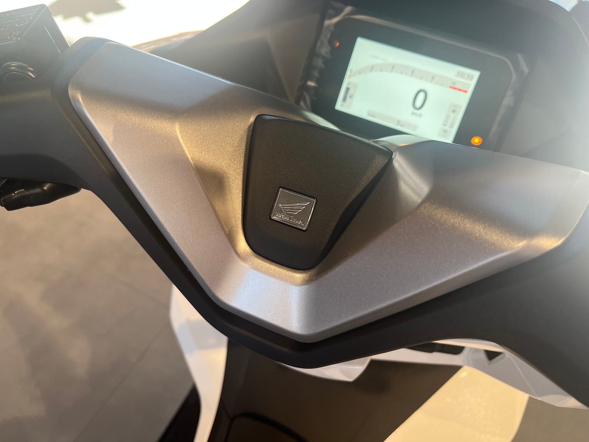 HONDA PCX 125 DX TFT. connectivity-image-9