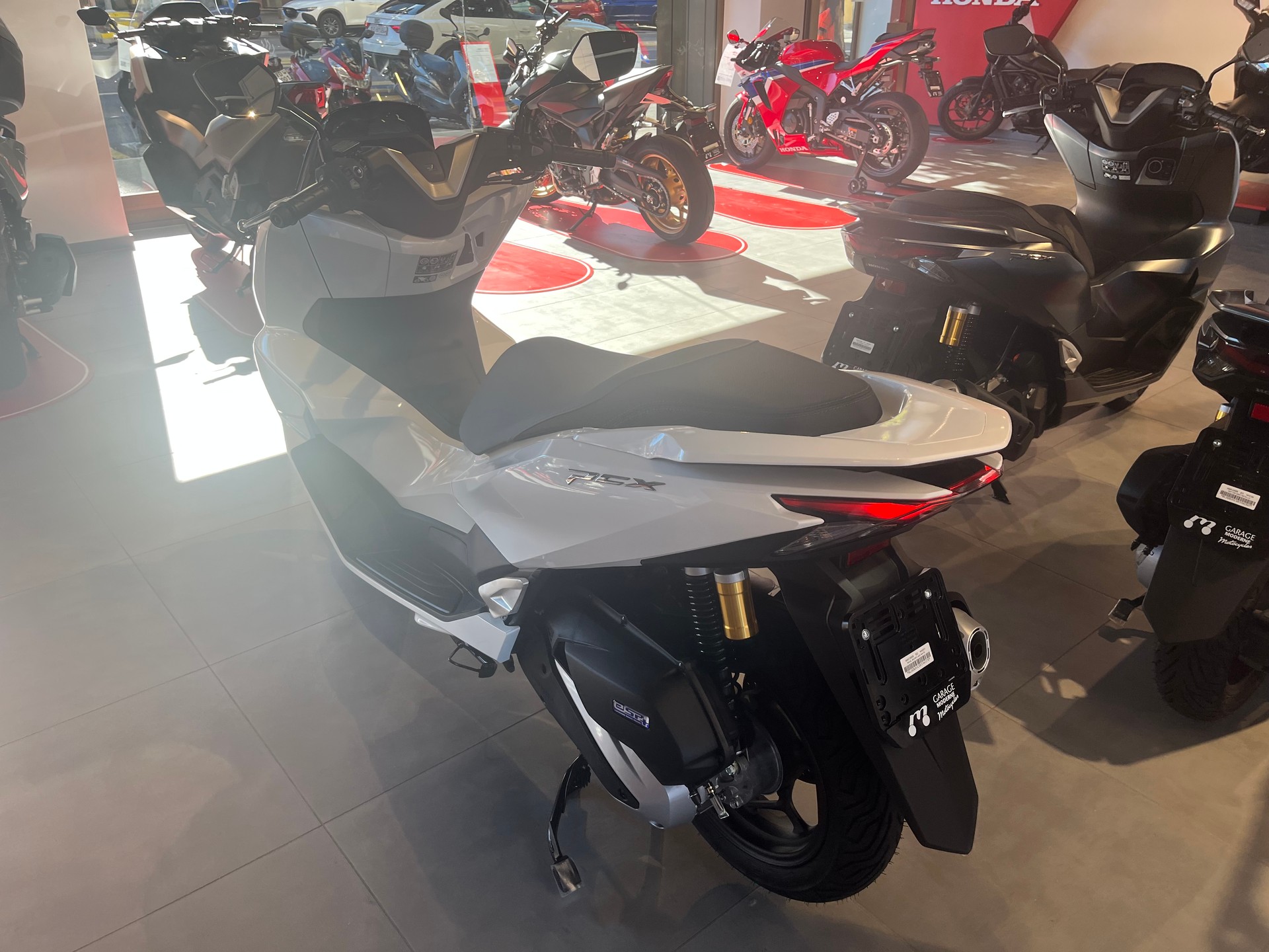 HONDA PCX 125 DX TFT. connectivity-image-4