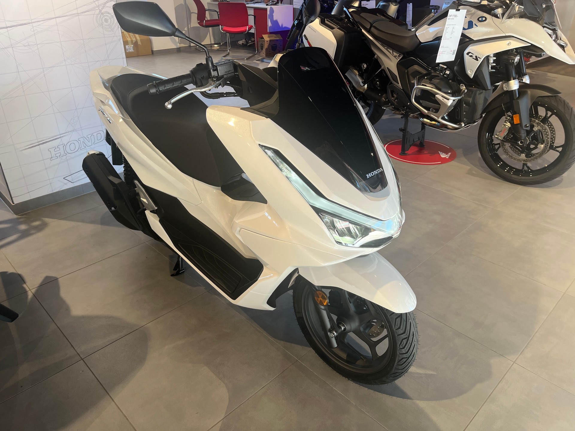 HONDA PCX 125 DX TFT. connectivity-image-1