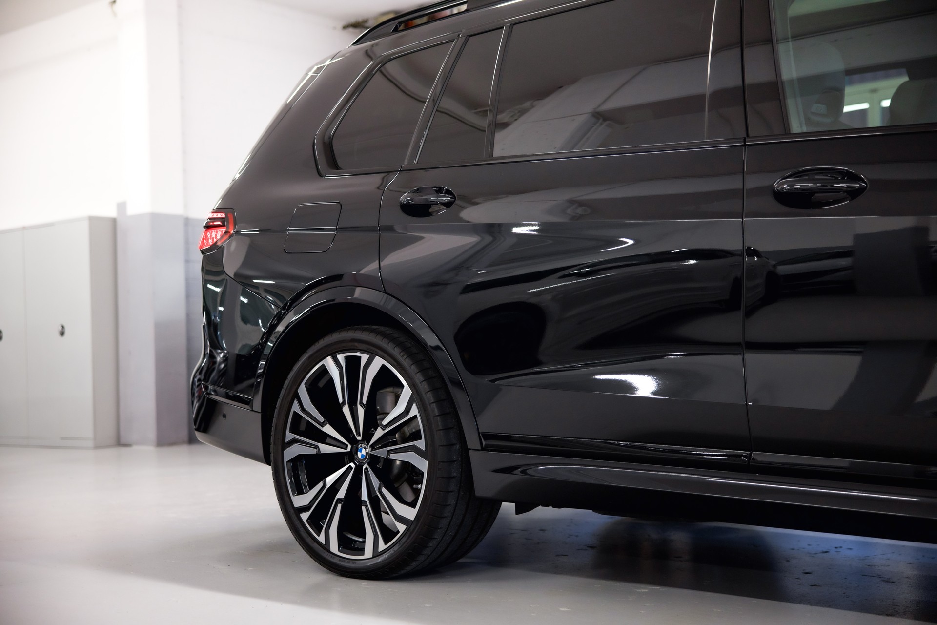 BMW X7 xDrive 48V 40d M Sport Pro Steptronic-image-11