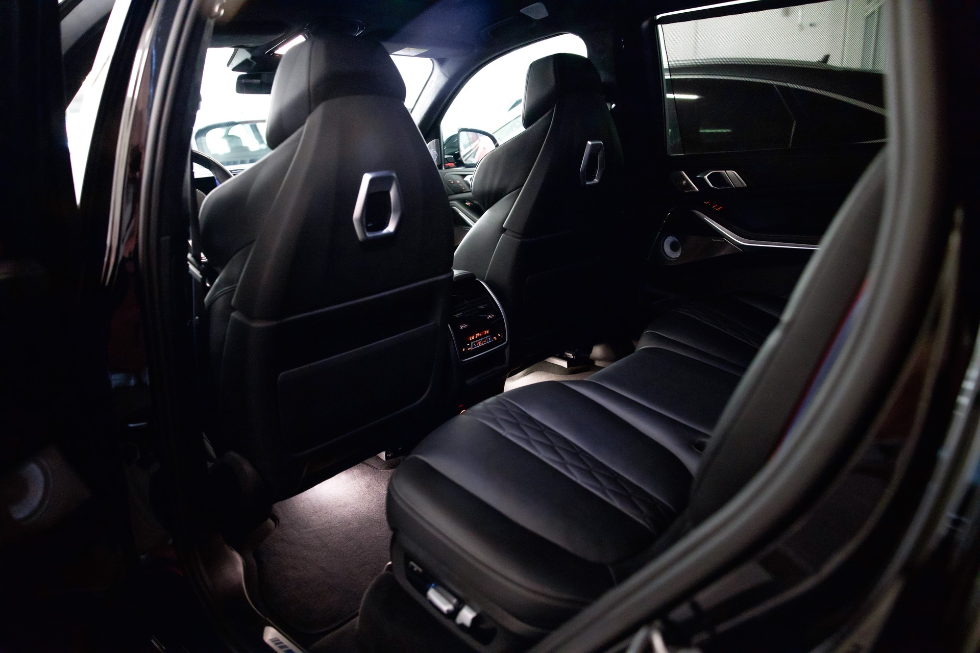 BMW X7 xDrive 48V 40d M Sport Pro Steptronic-image-22