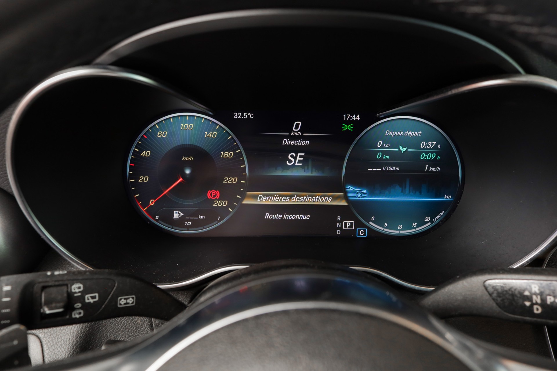 MERCEDES-BENZ GLC 300 AMG Line 4Matic Graphite Grey-image-13