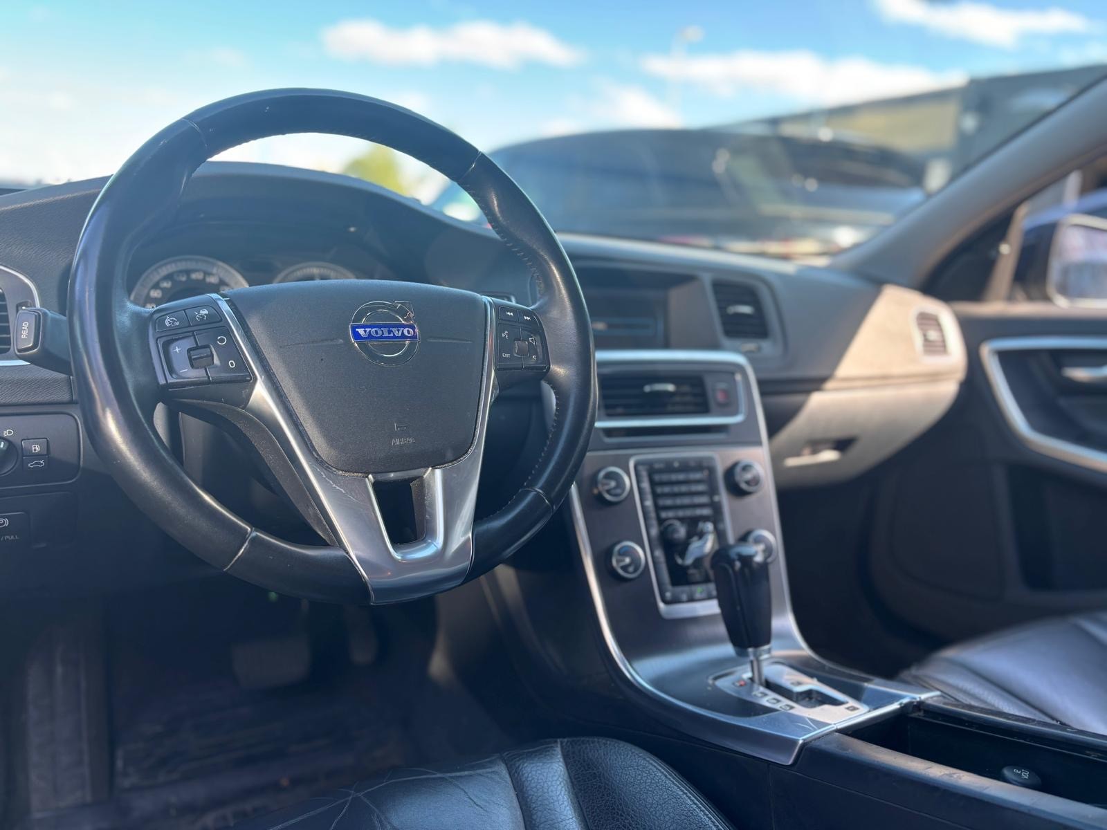 VOLVO S60 D3 Kinetic Geartronic-image-6