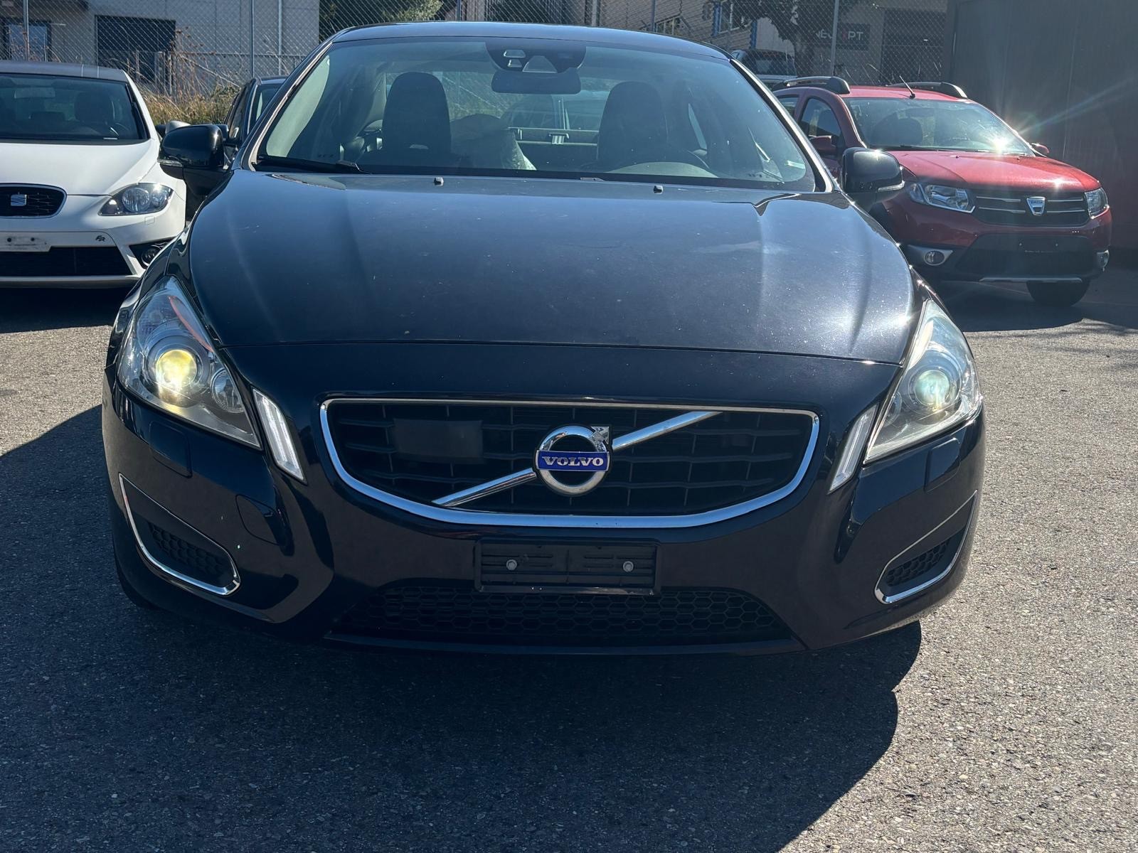 VOLVO S60 D3 Kinetic Geartronic-image-1