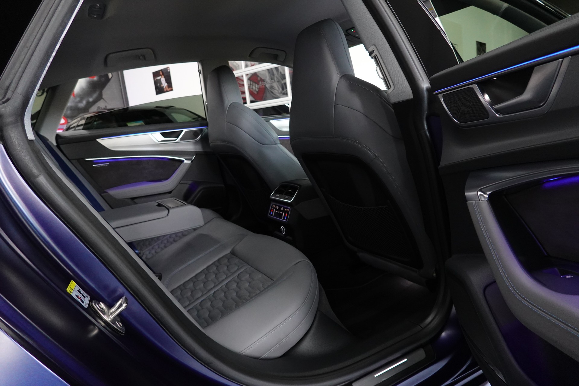 AUDI RS7 SPORTBACK MHEV CH-FZ EXCLUSIVE MATT. AB WERK-image-48
