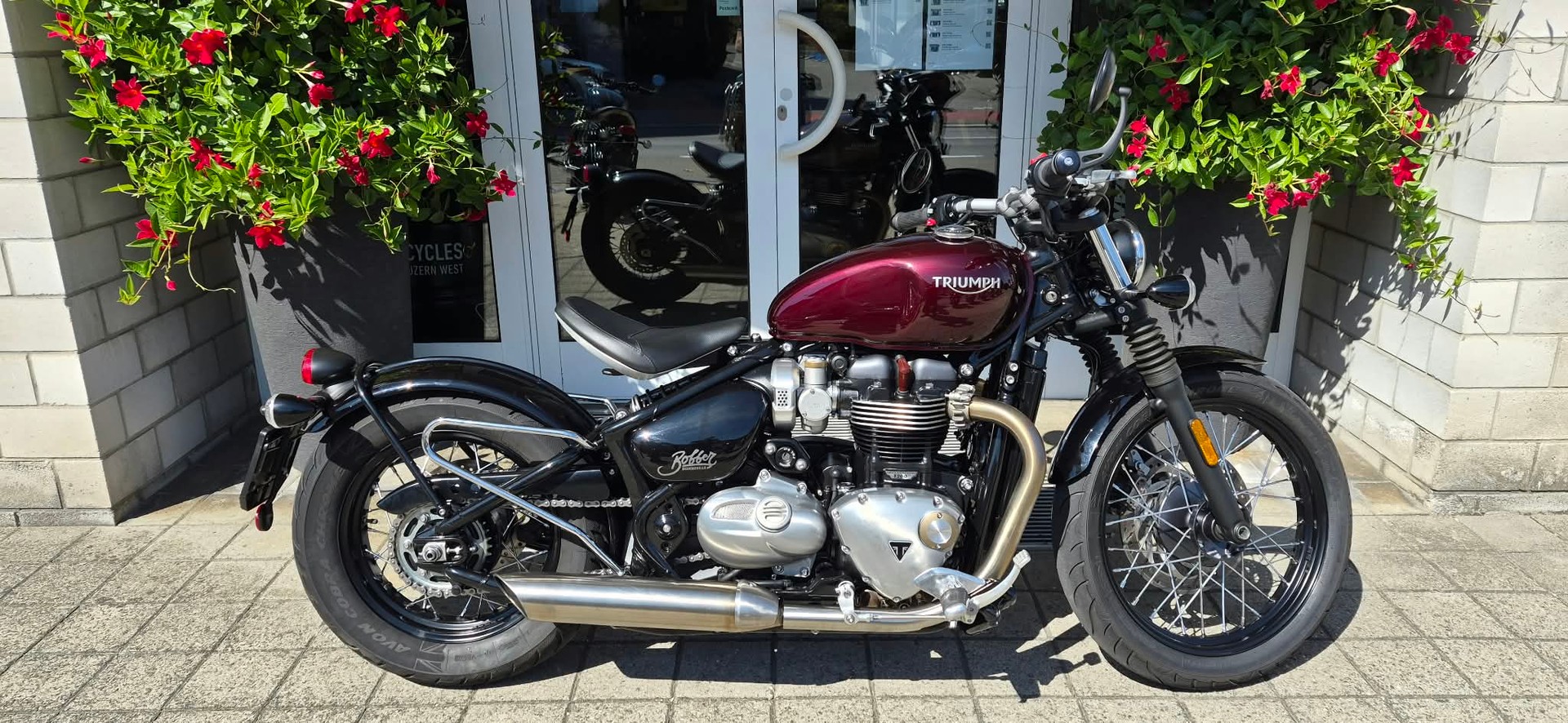 TRIUMPH Bonneville 1200 Bobber ABS-image-1