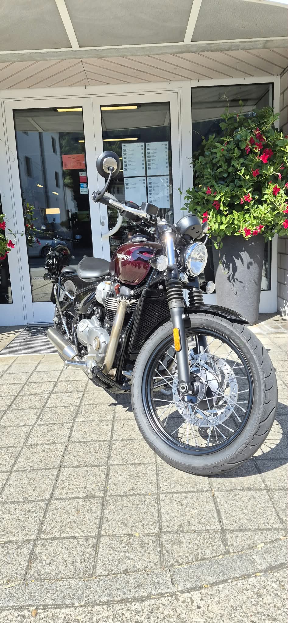 TRIUMPH Bonneville 1200 Bobber ABS-image-3