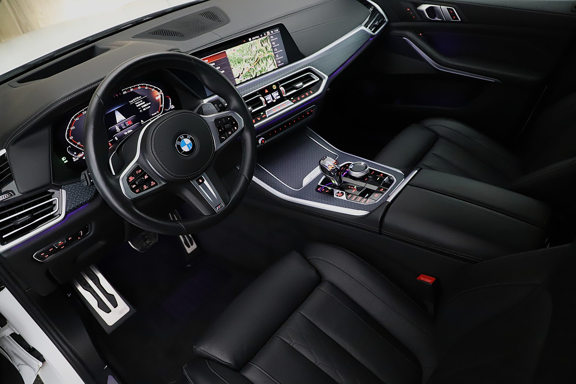BMW X5 xDrive 48V 40d M Sport Steptronic und 7-Sitzer-image-4