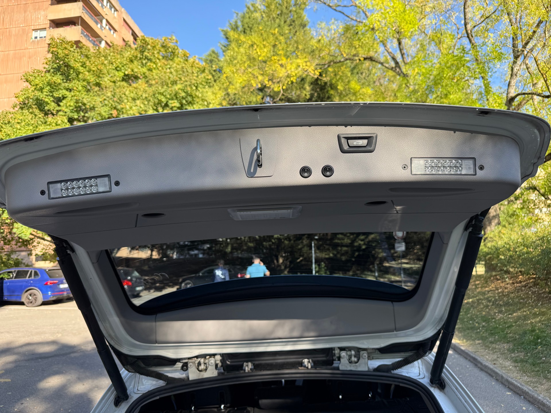 BMW 320d xDrive Touring Sport Line Steptronic-showroom-element-3