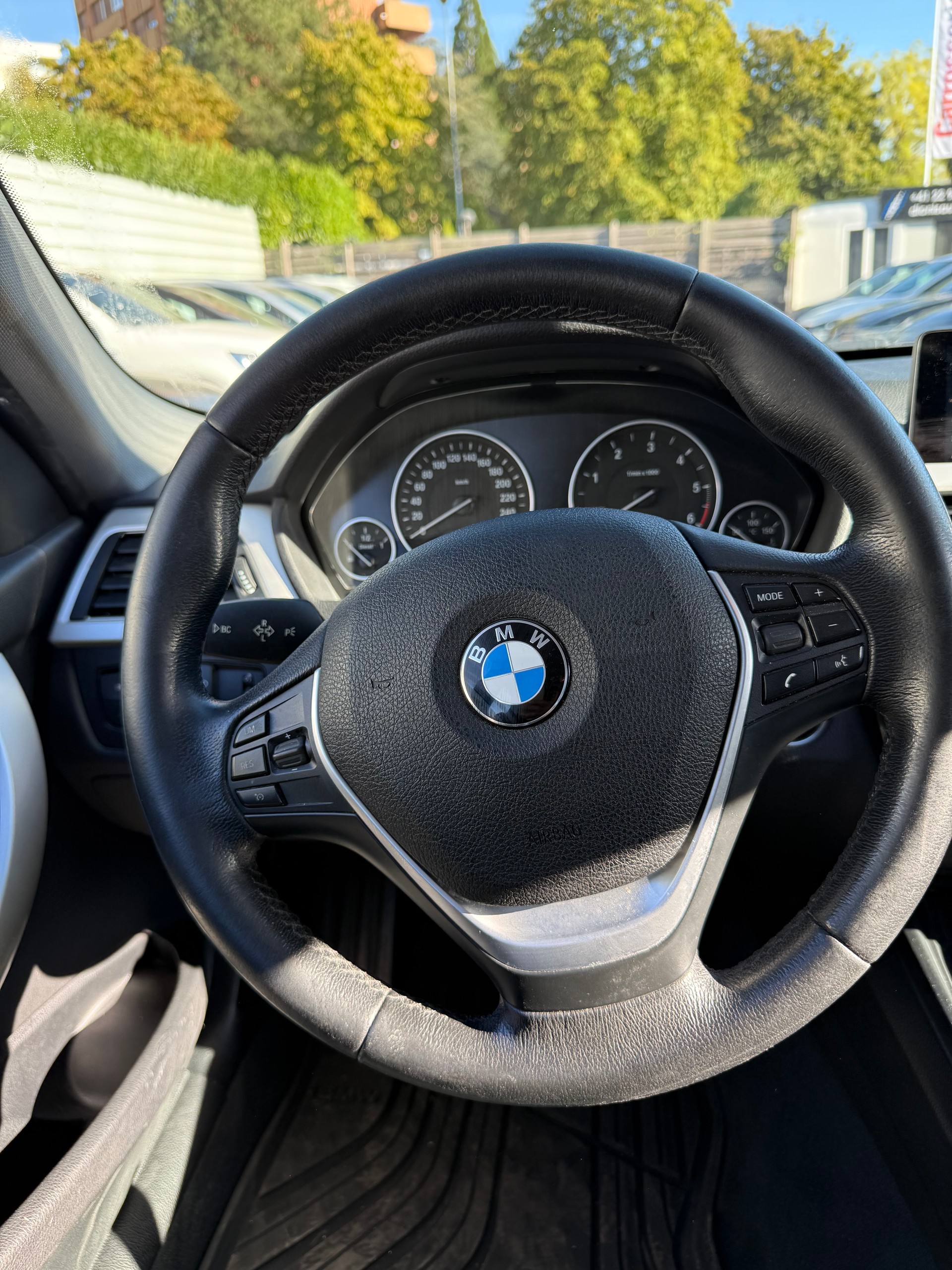 BMW 320d xDrive Touring Sport Line Steptronic-image-13