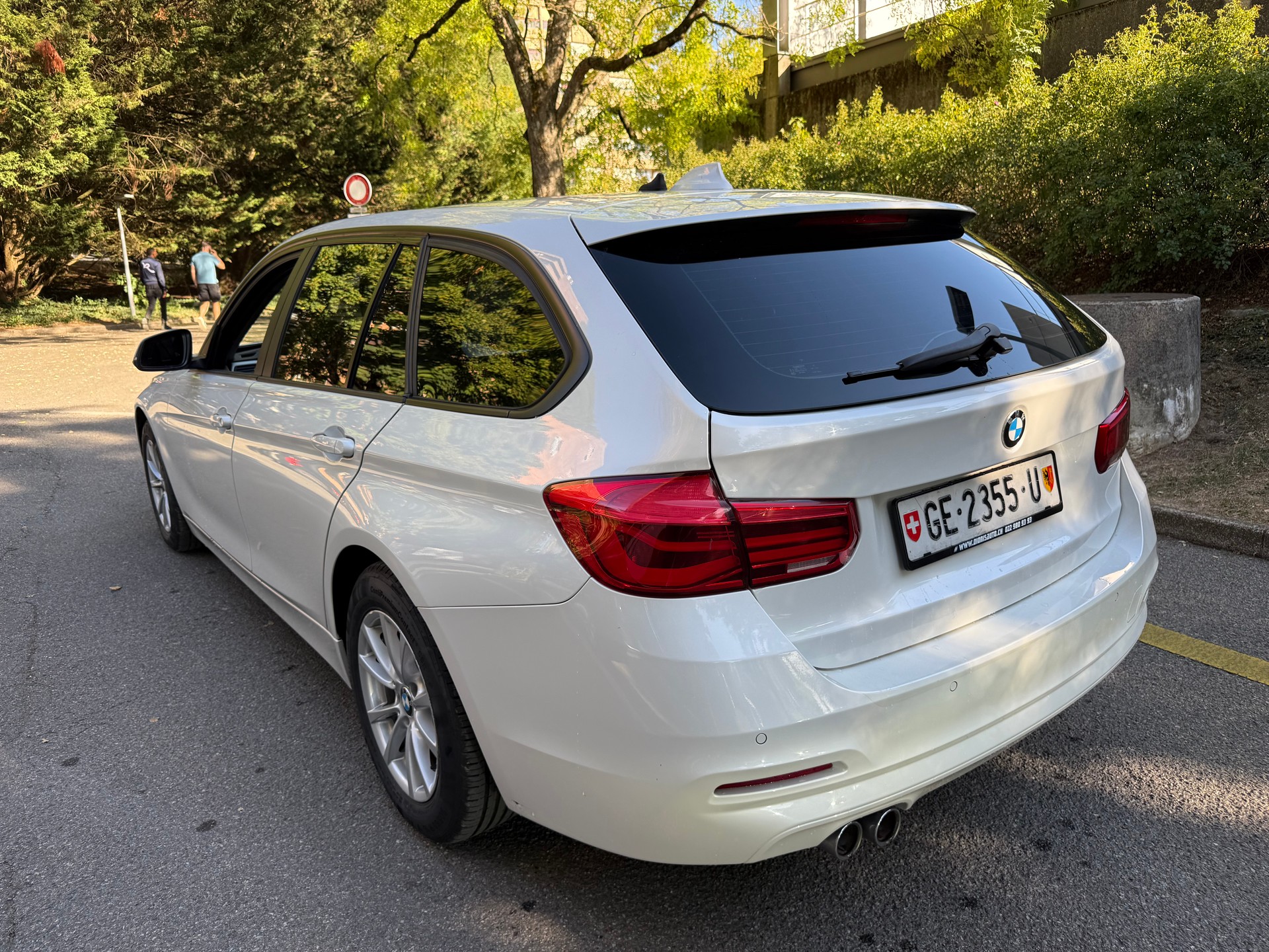 BMW 320d xDrive Touring Sport Line Steptronic-image-6