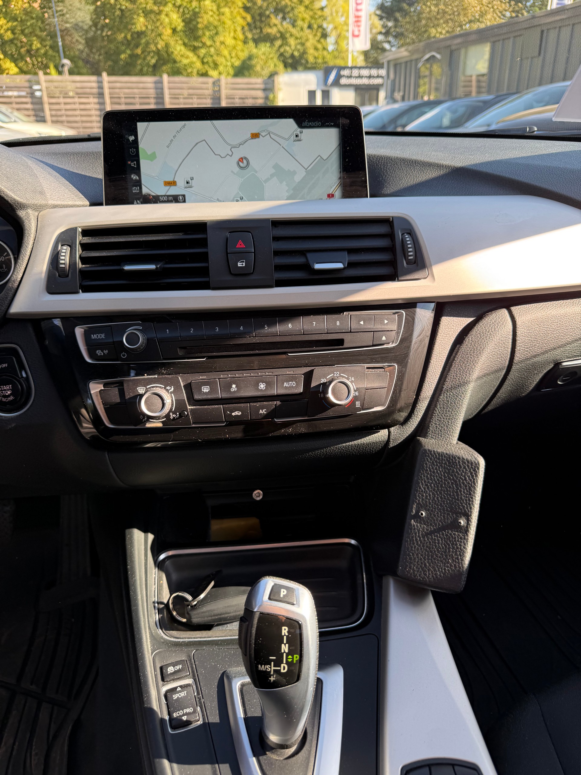 BMW 320d xDrive Touring Sport Line Steptronic-image-12