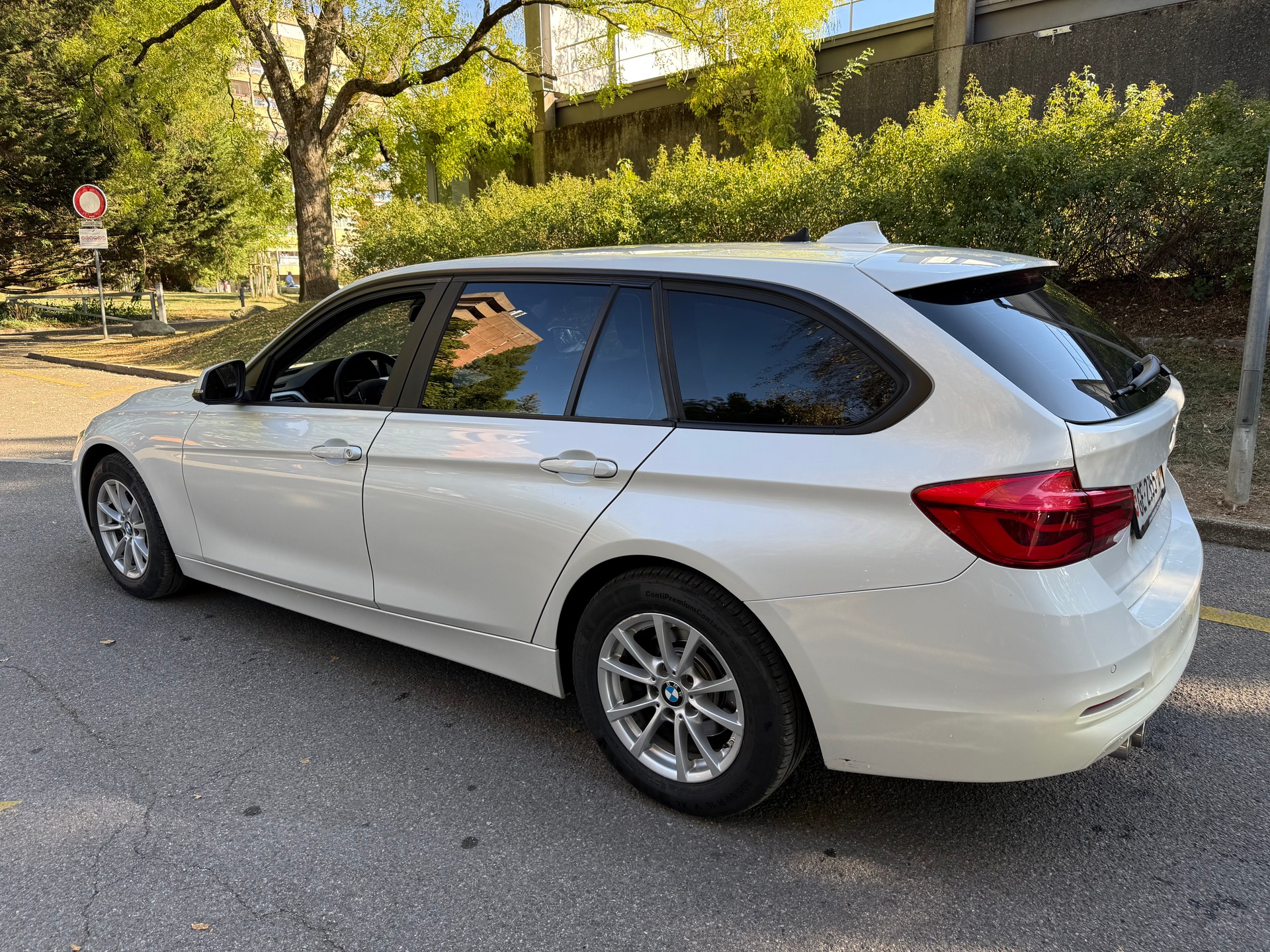 BMW 320d xDrive Touring Sport Line Steptronic-image-5