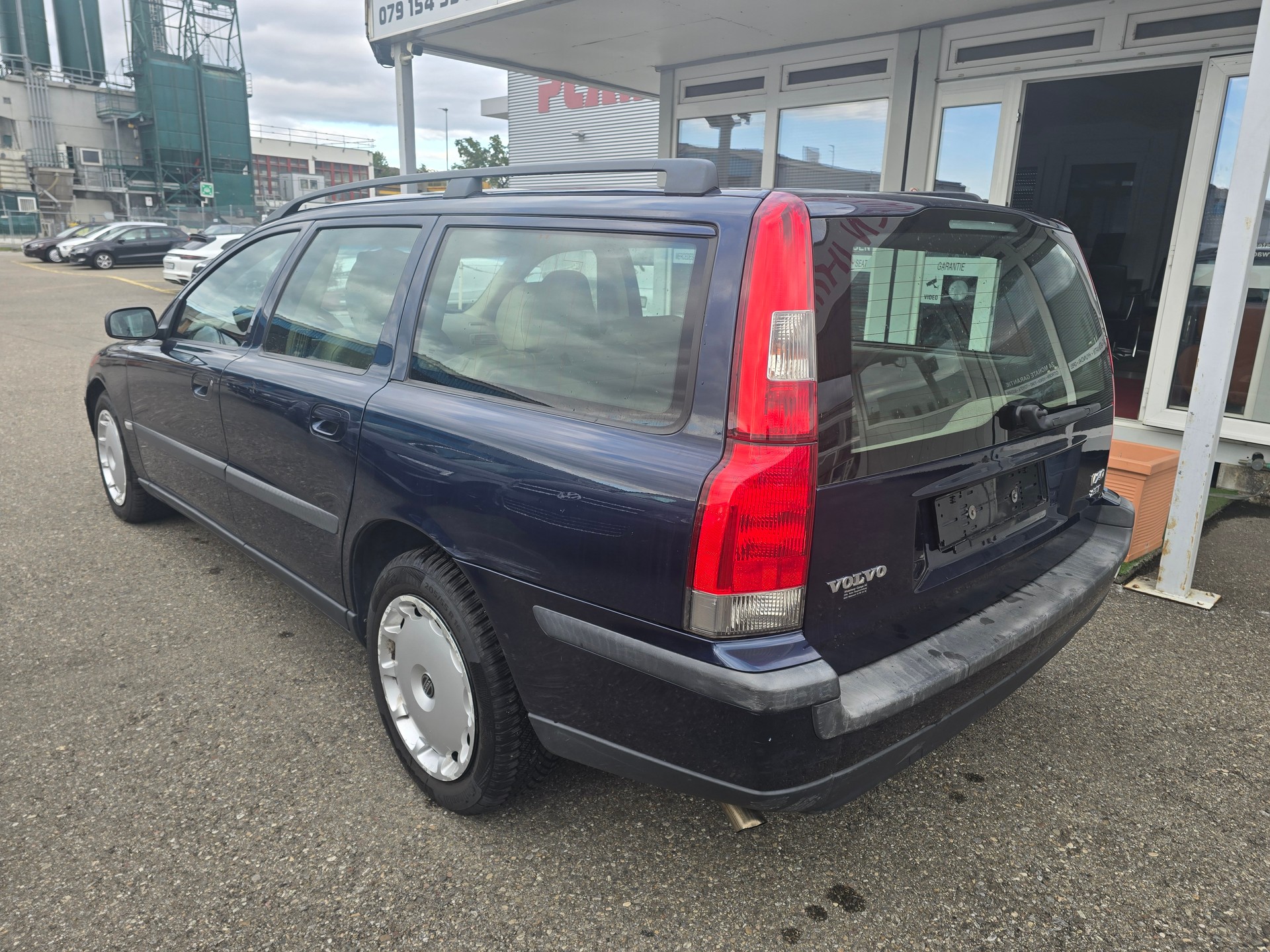 VOLVO V70 2.5T-image-4