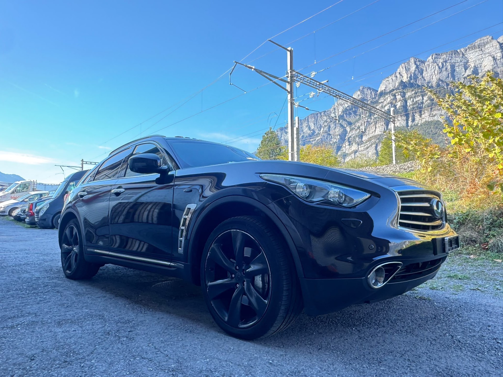 INFINITI FX30d S Premium AWD Automatic-image-2