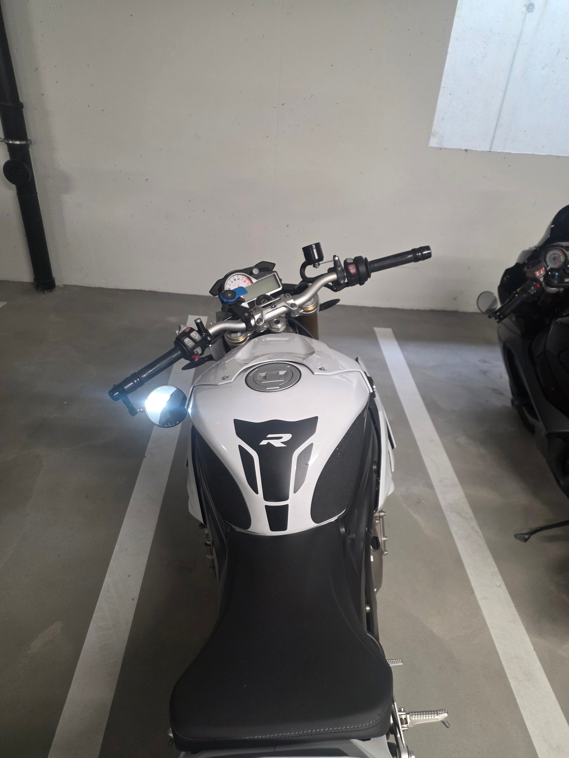 BMW S 1000 R ABS-image-1