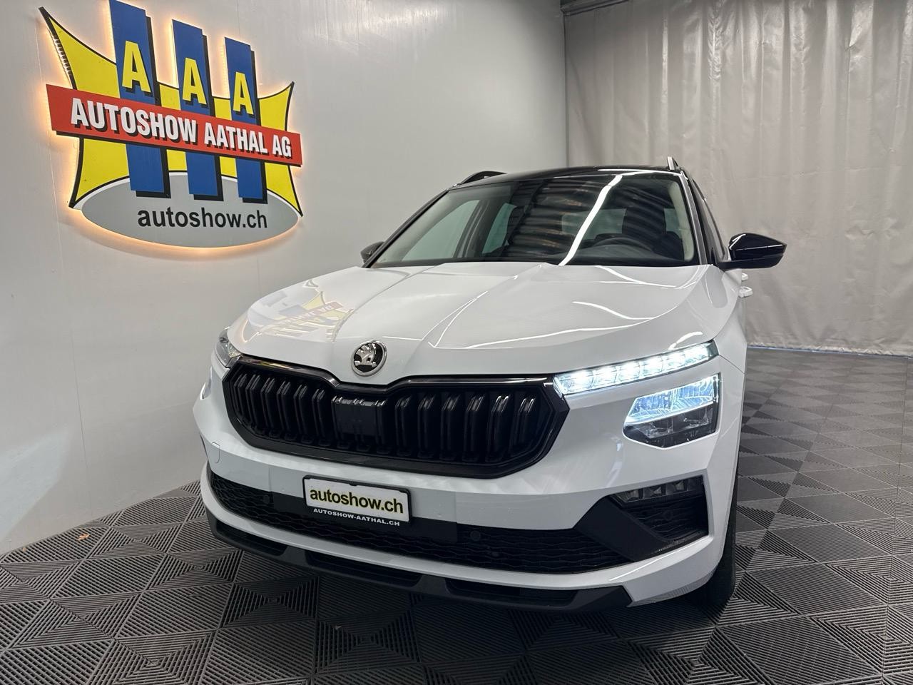 SKODA Kamiq 1.0 TSI Selection Black Pack-image-12