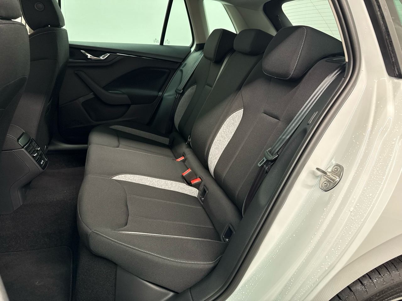SKODA Kamiq 1.0 TSI Selection Black Pack-image-9