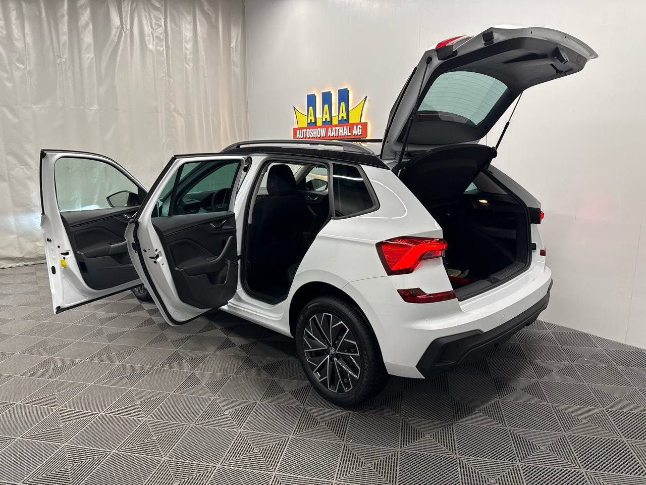 SKODA Kamiq 1.0 TSI Selection Black Pack-image-10