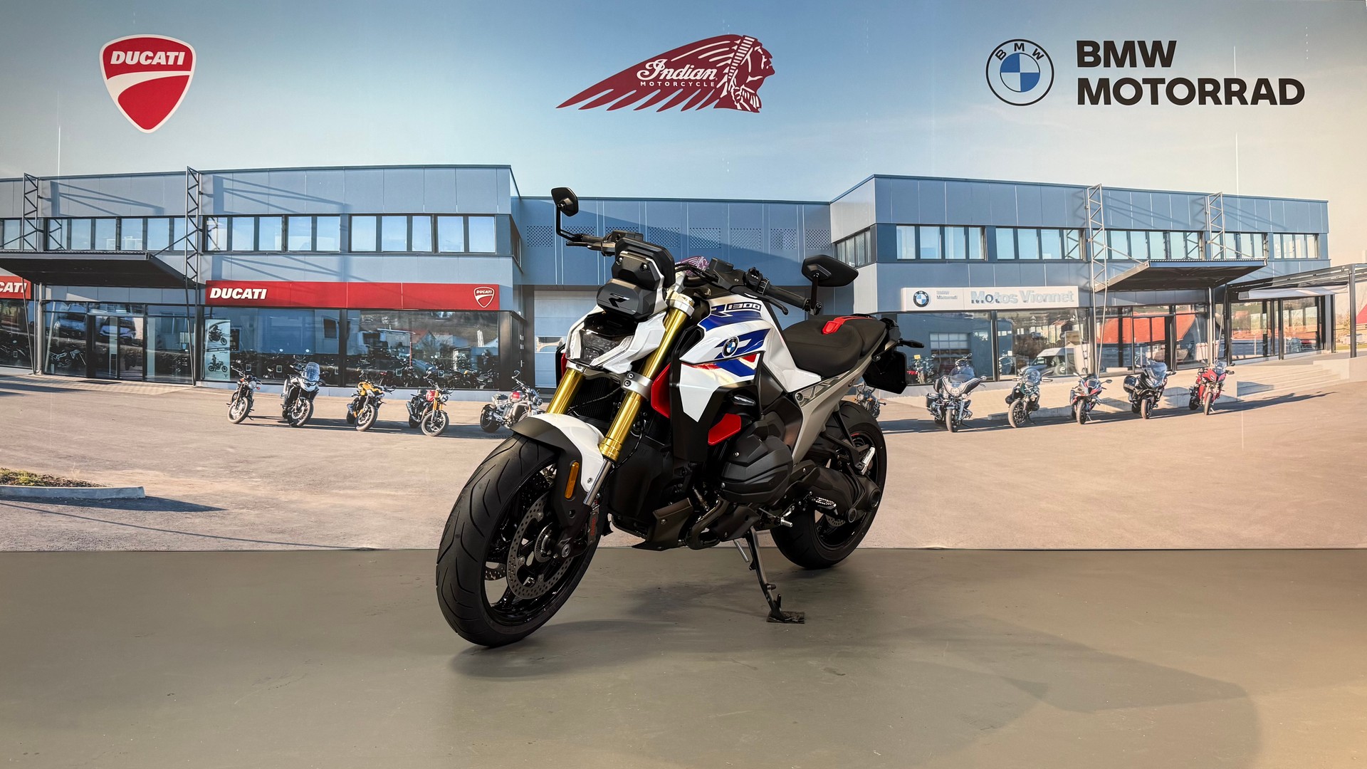 BMW R 1300 R-image-2
