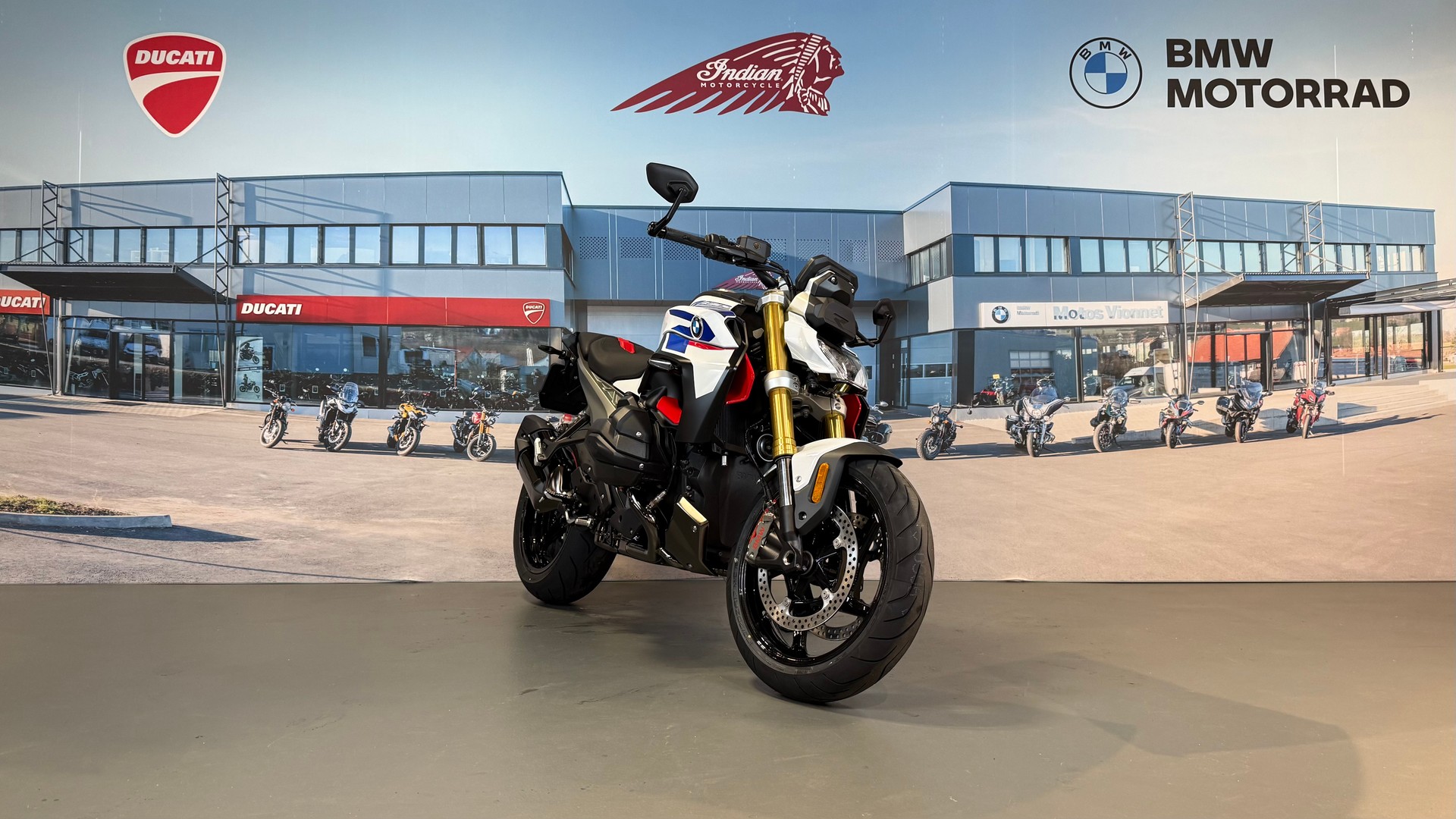BMW R 1300 R-image-0