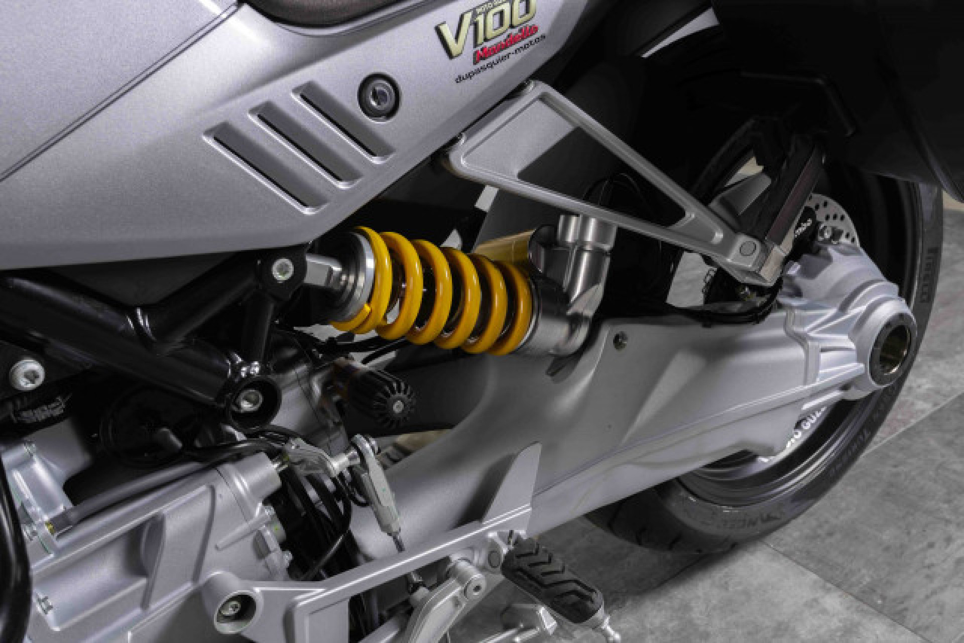 MOTO GUZZI V100 Mandello S-image-3