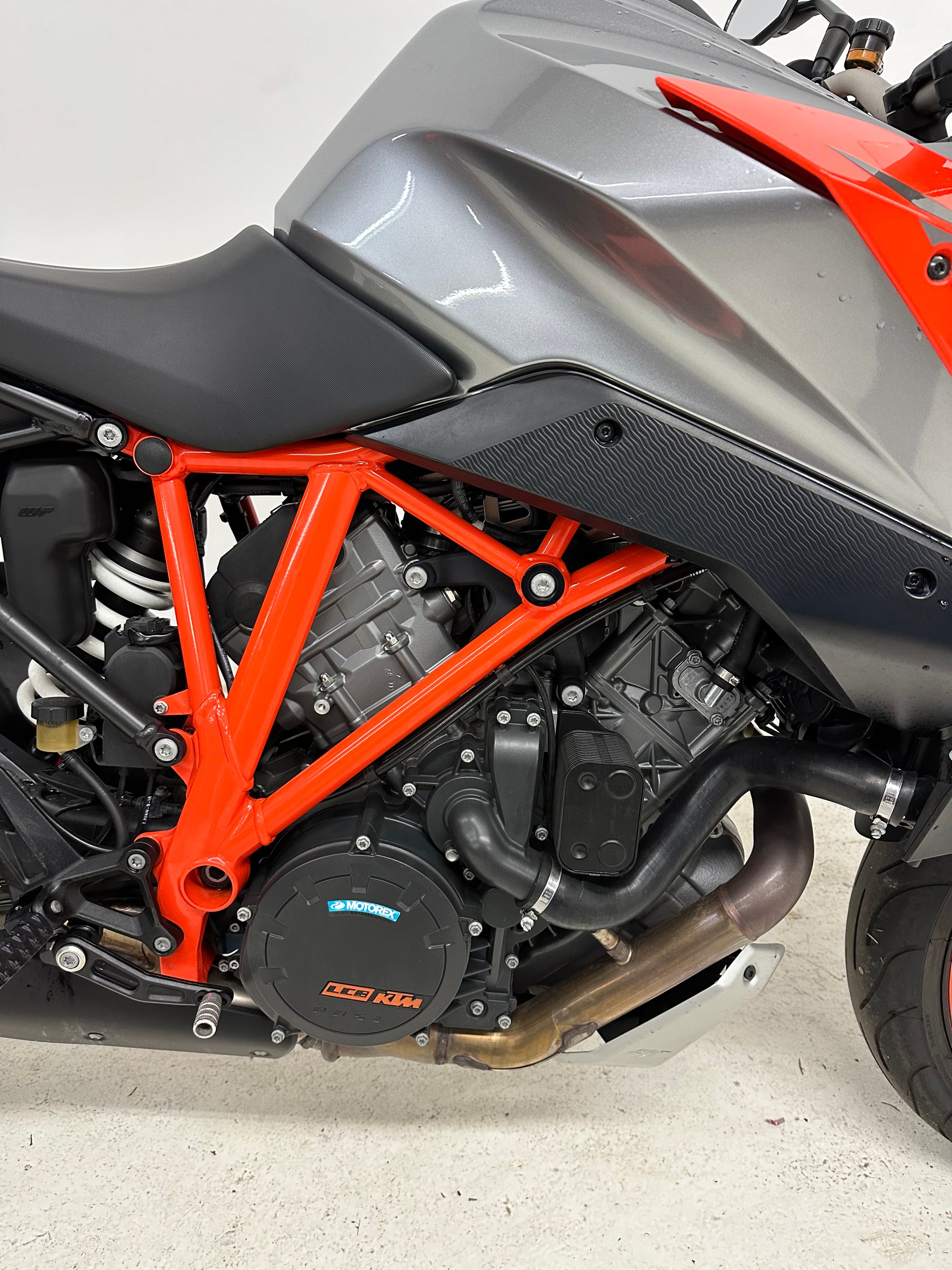 KTM 1290 Super Duke GT-image-1